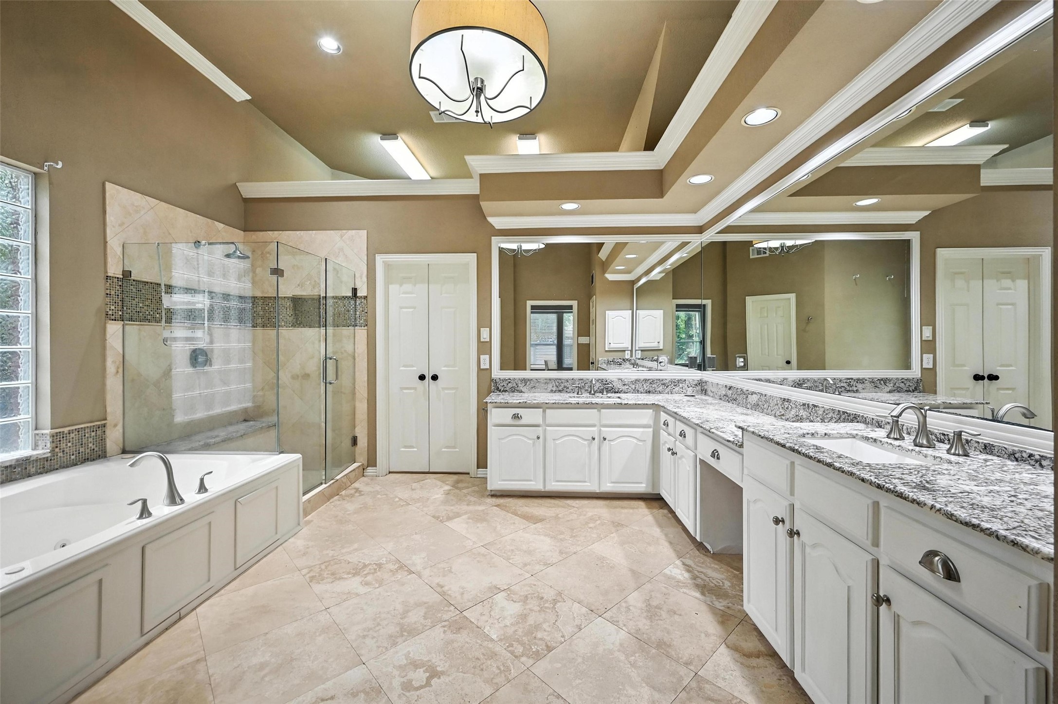 207 Royal Oaks Place