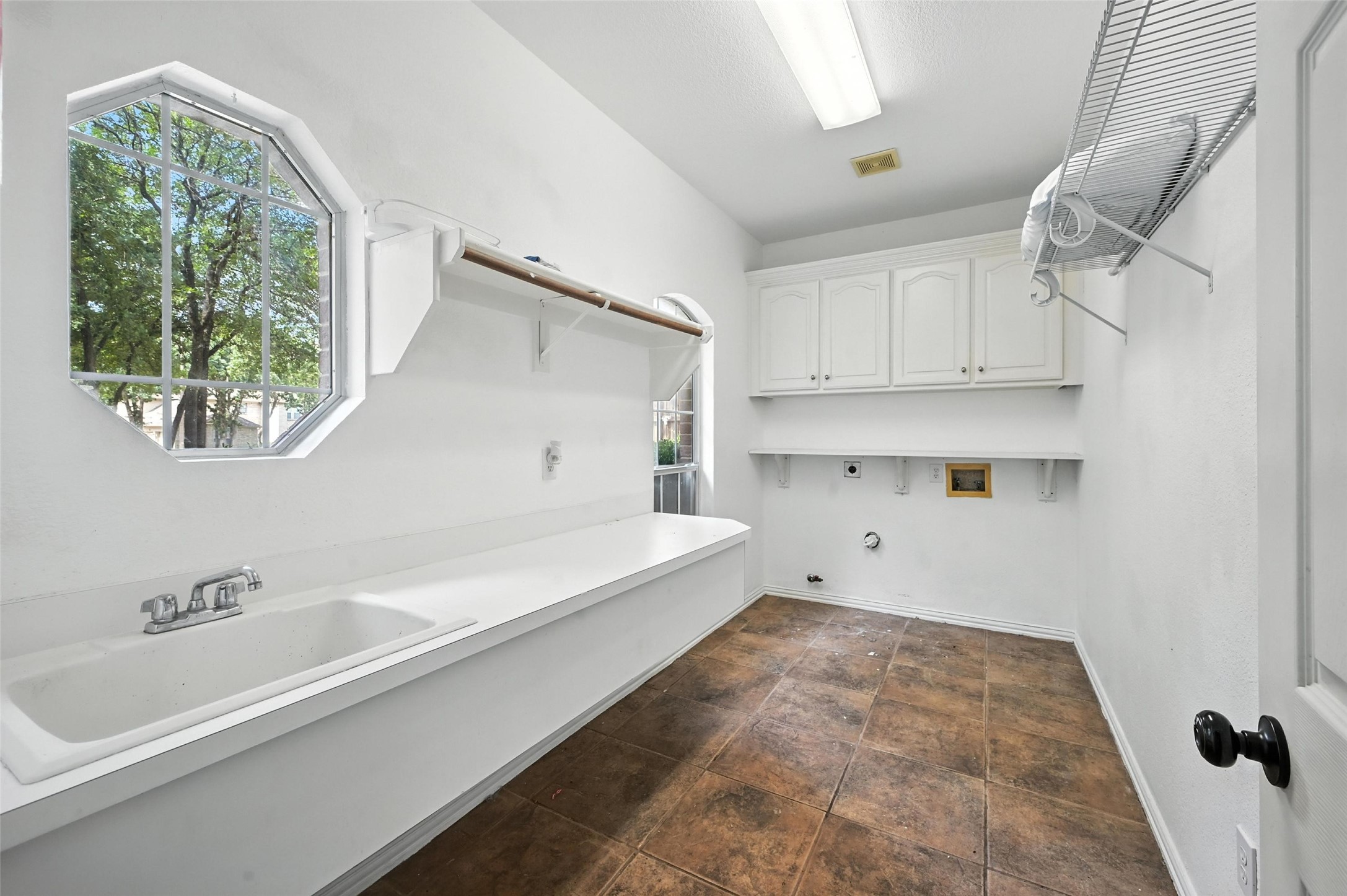 207 Royal Oaks Place