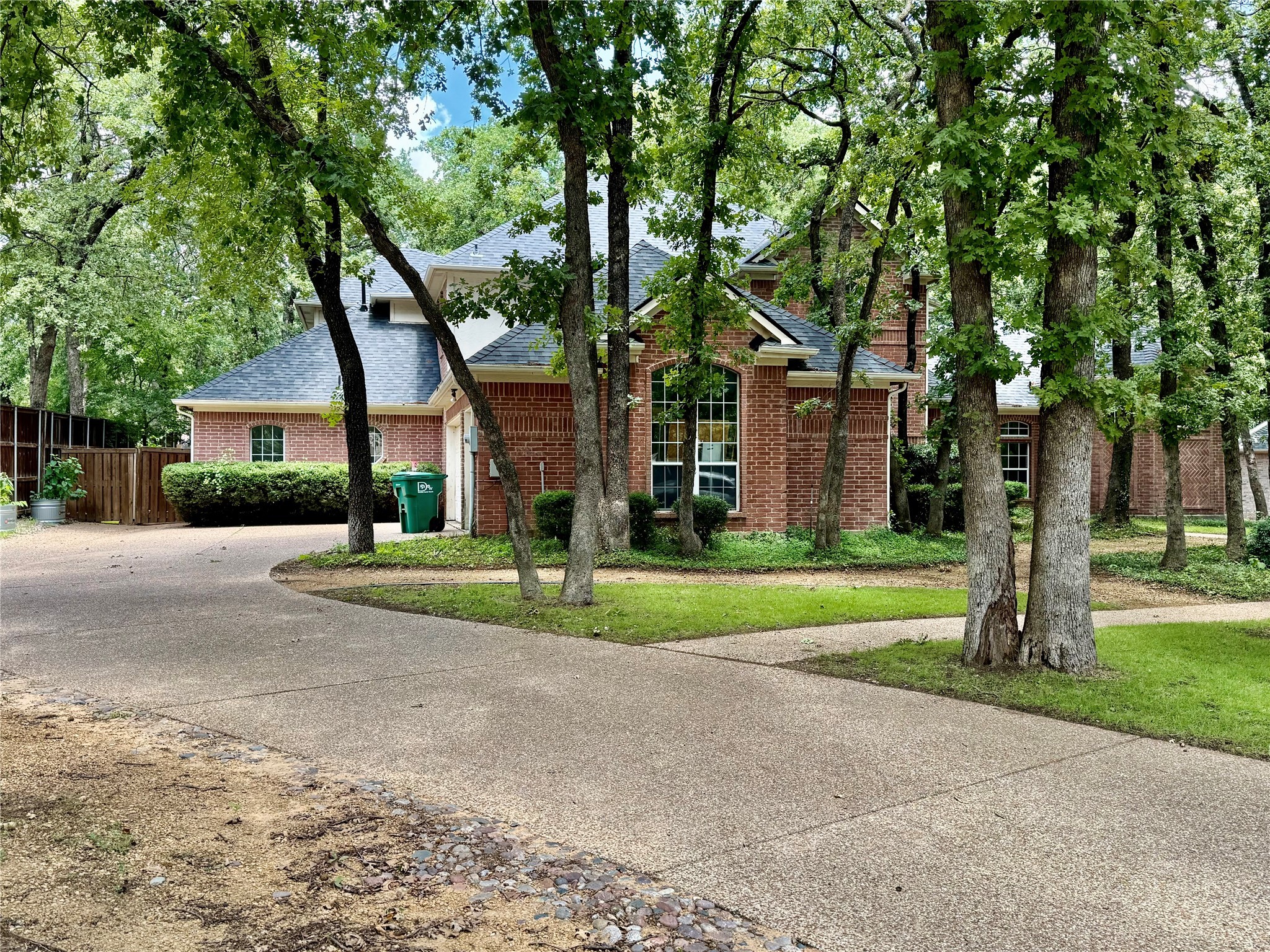 207 Royal Oaks Place