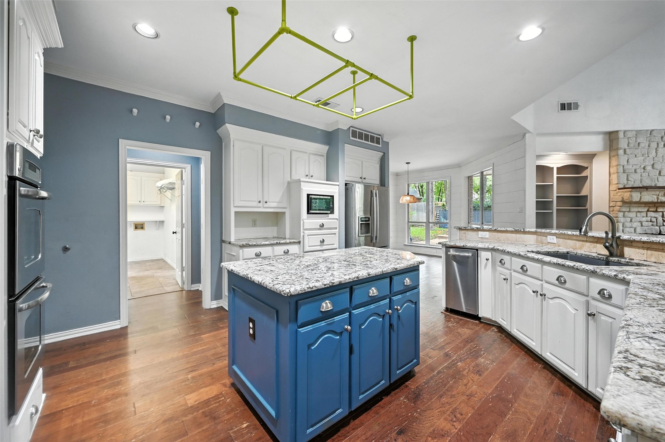 207 Royal Oaks Place