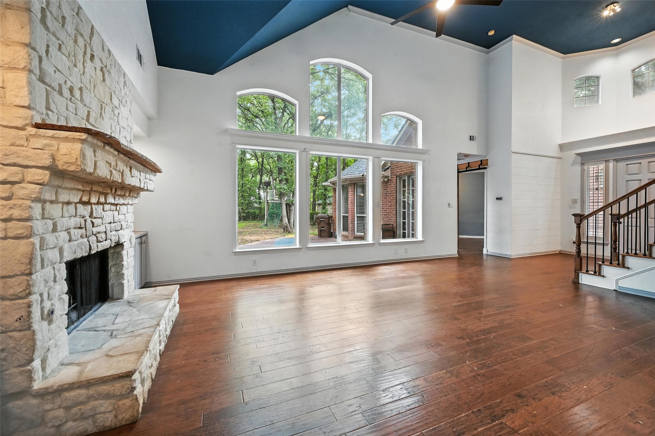 207 Royal Oaks Place