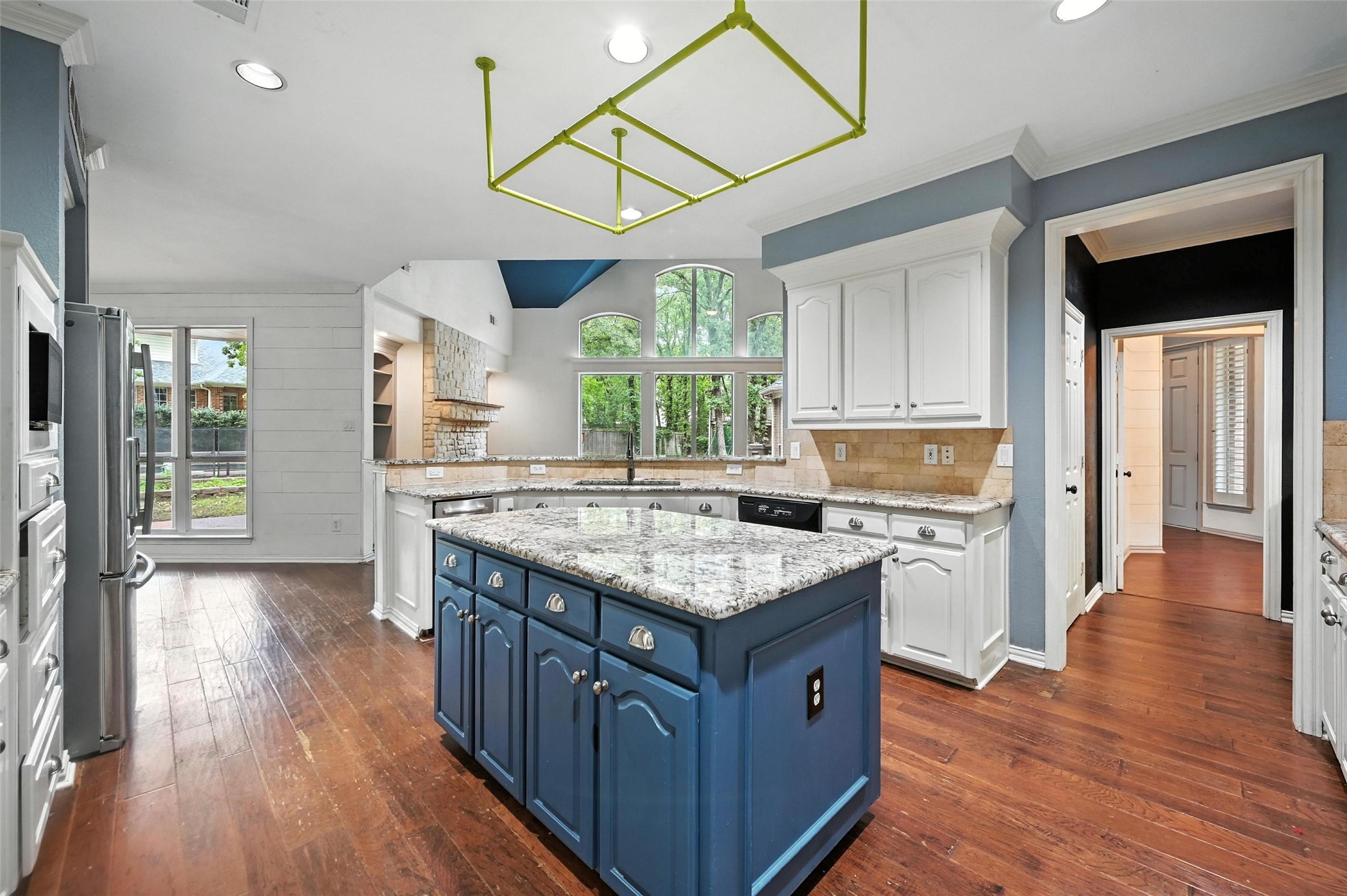 207 Royal Oaks Place