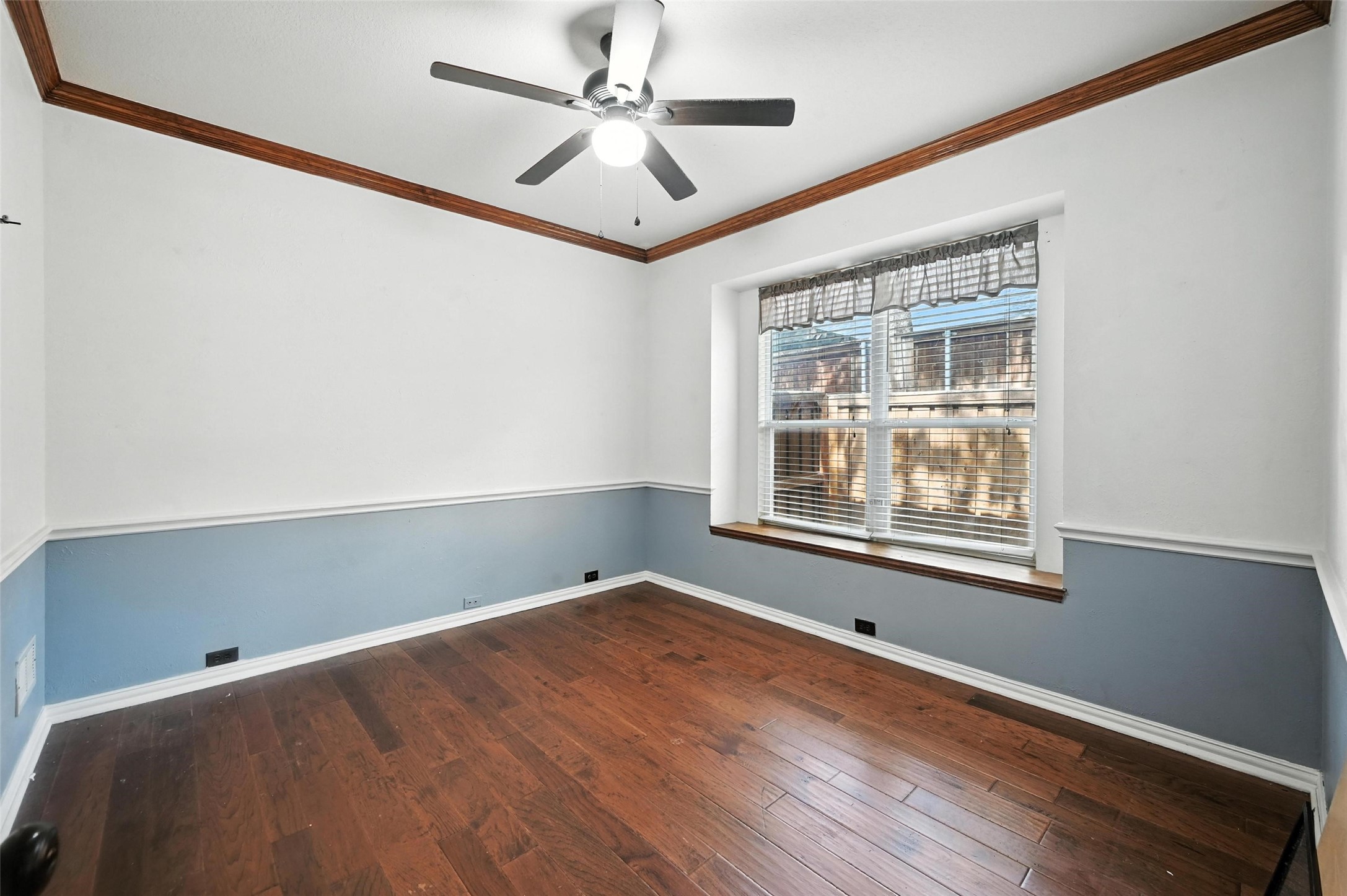 207 Royal Oaks Place