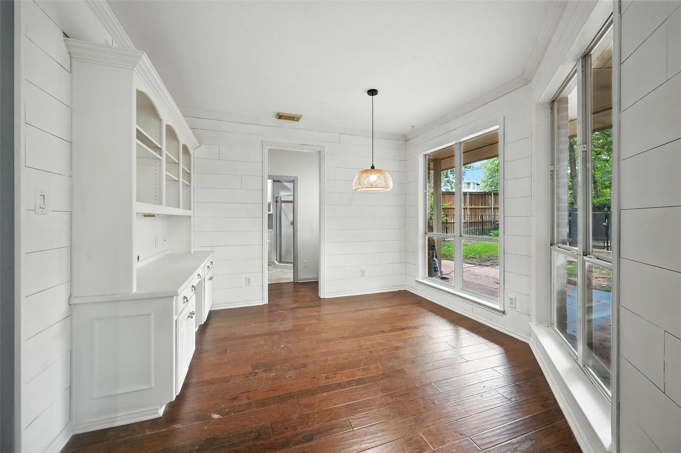 207 Royal Oaks Place