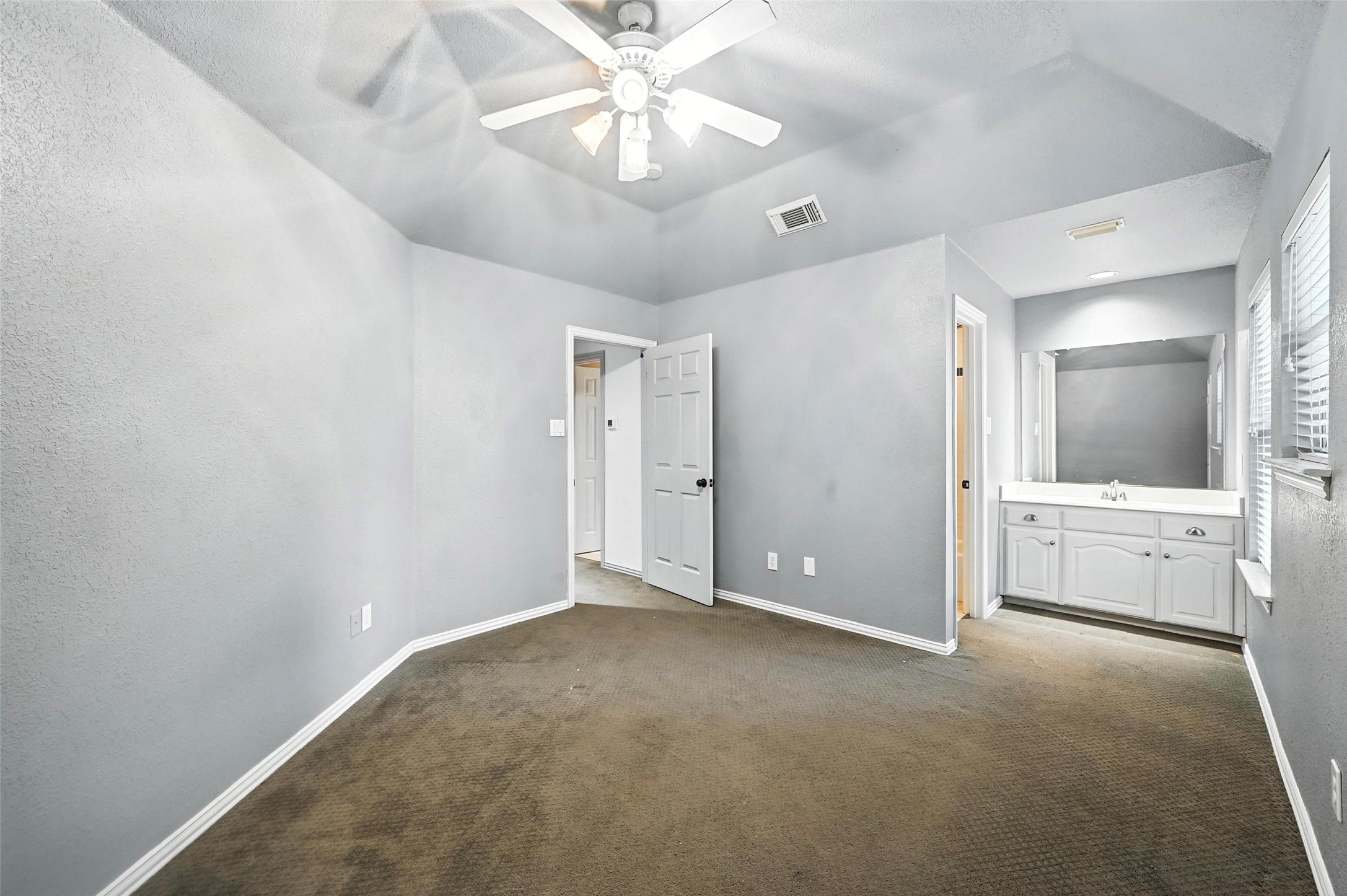 207 Royal Oaks Place