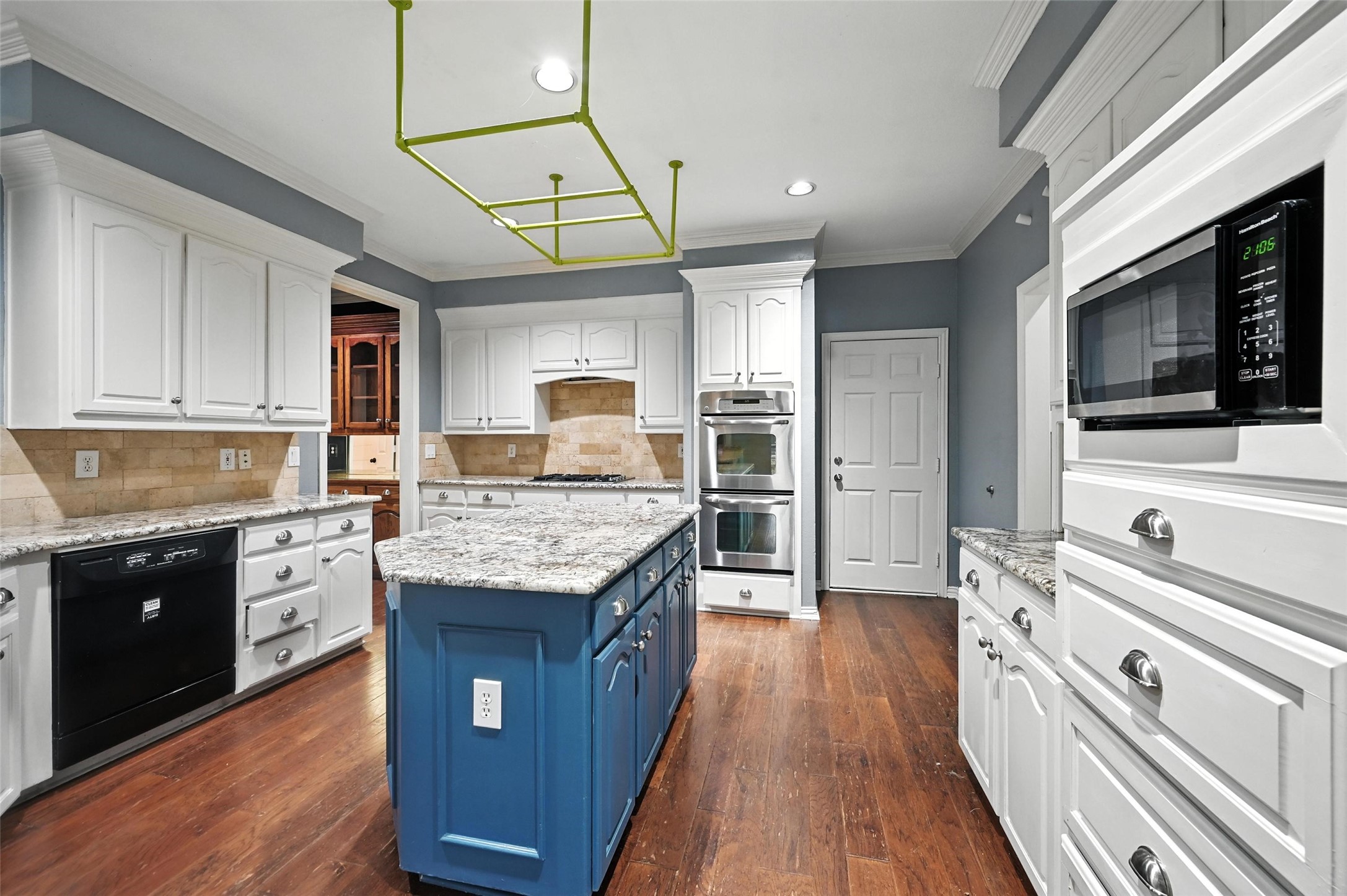 207 Royal Oaks Place