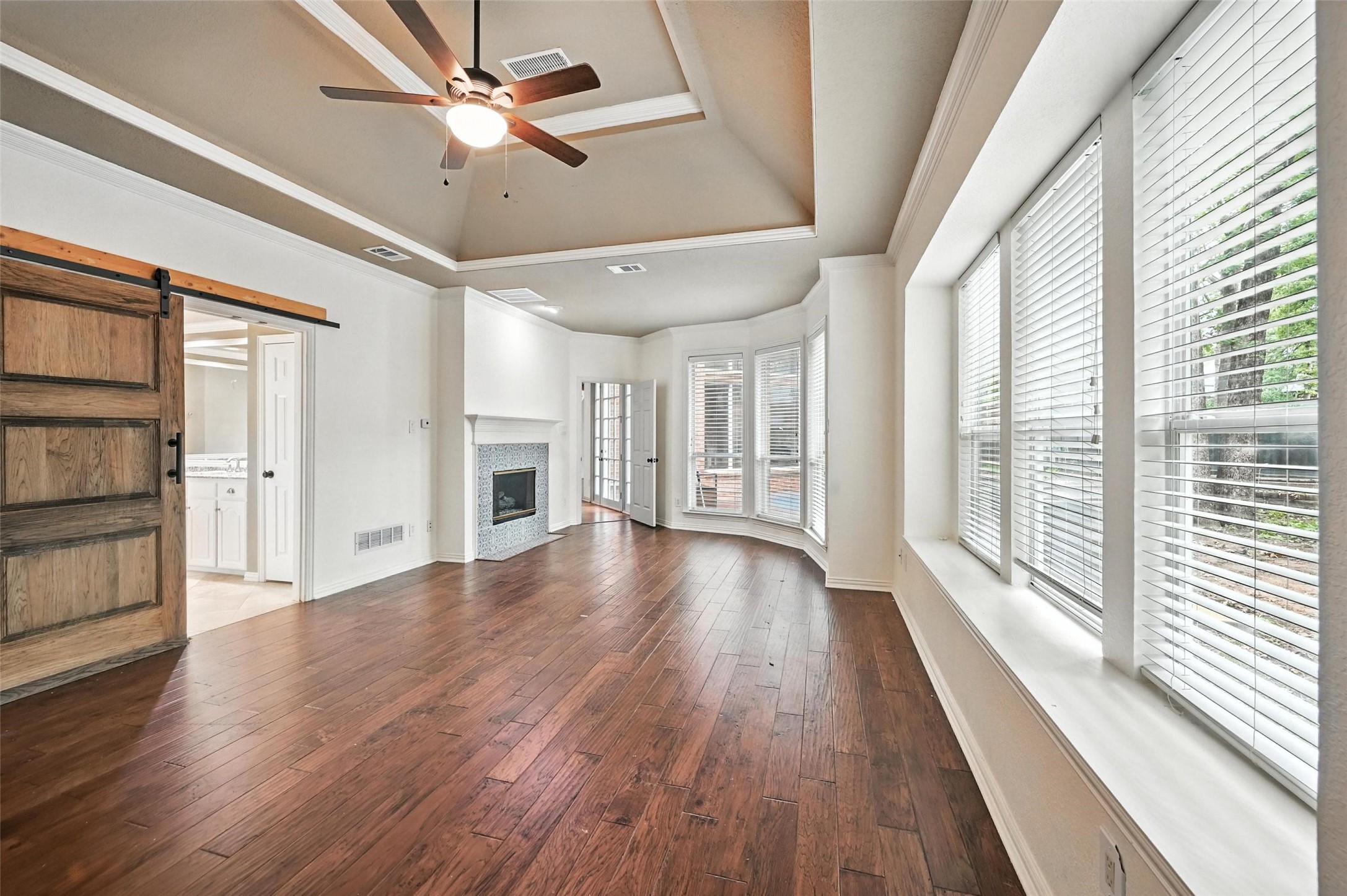 207 Royal Oaks Place