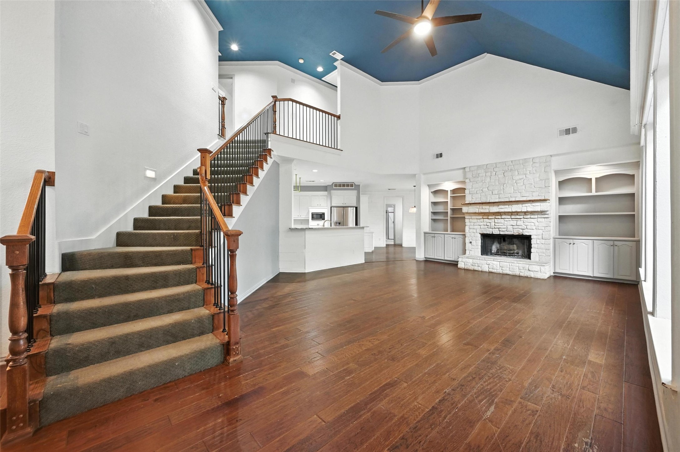 207 Royal Oaks Place