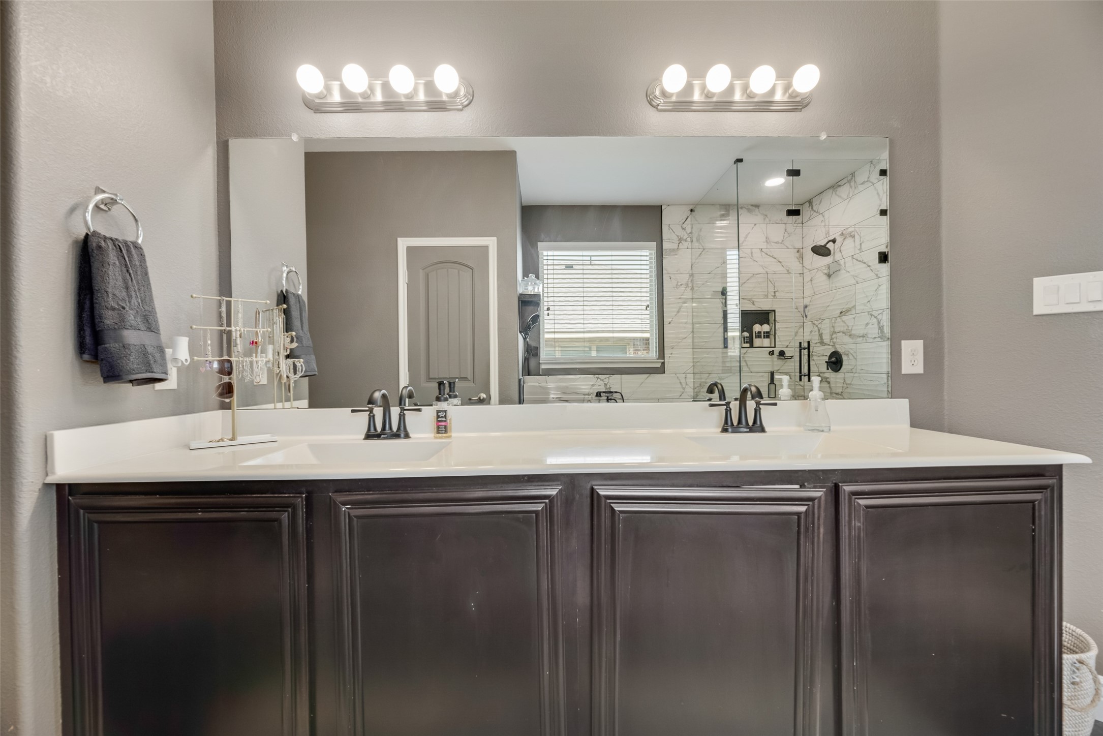 404 Fountain View Lane