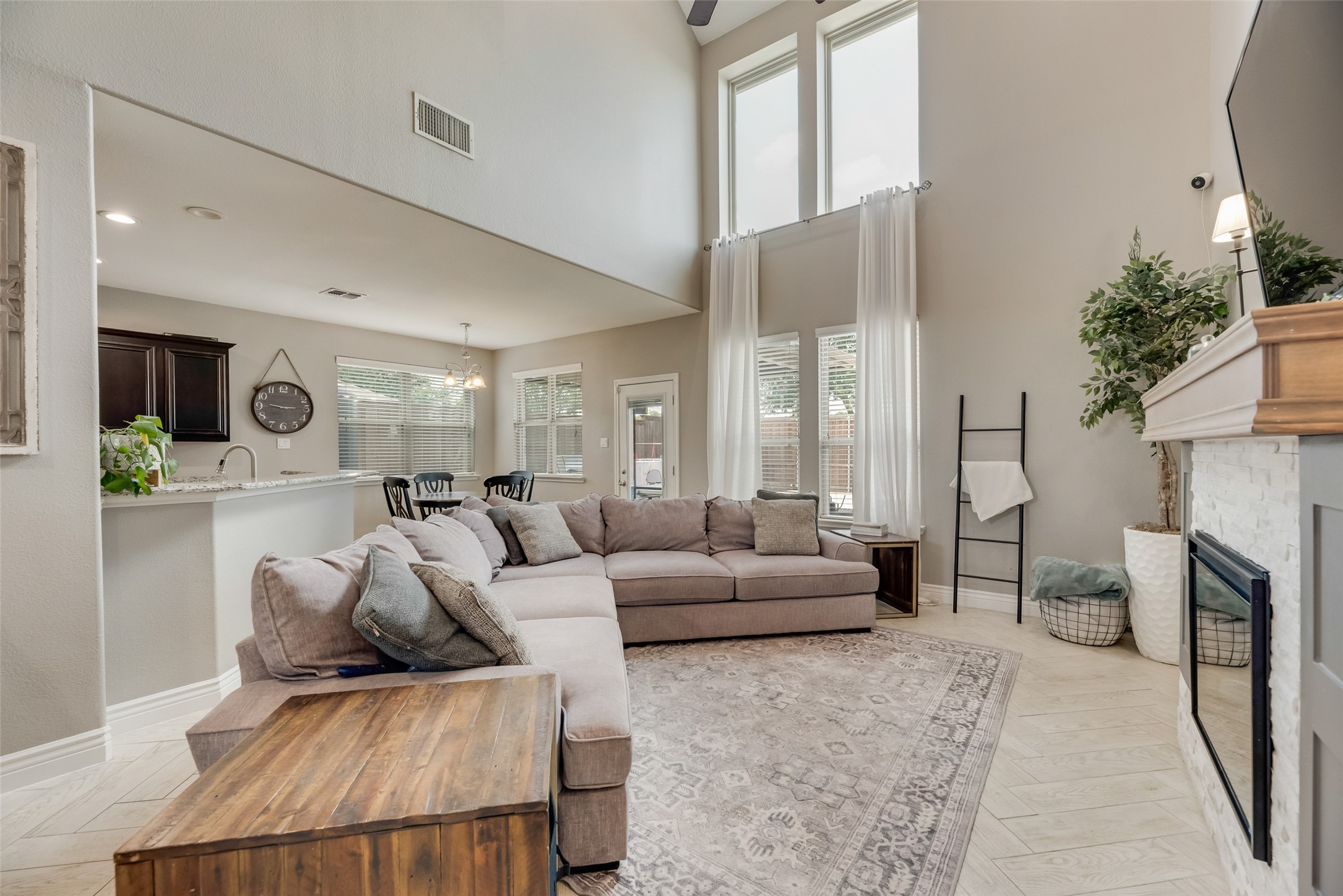 404 Fountain View Lane