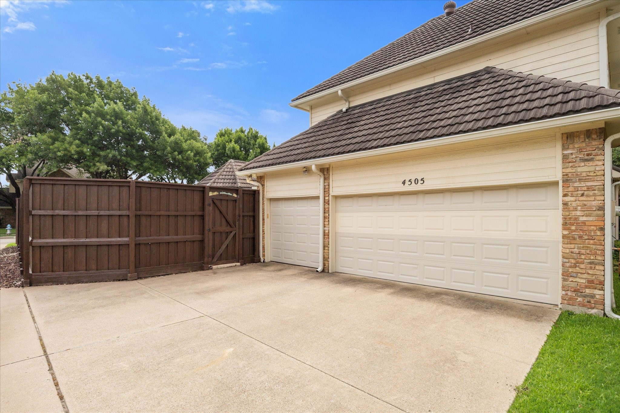 4505 Hitching Post Lane
