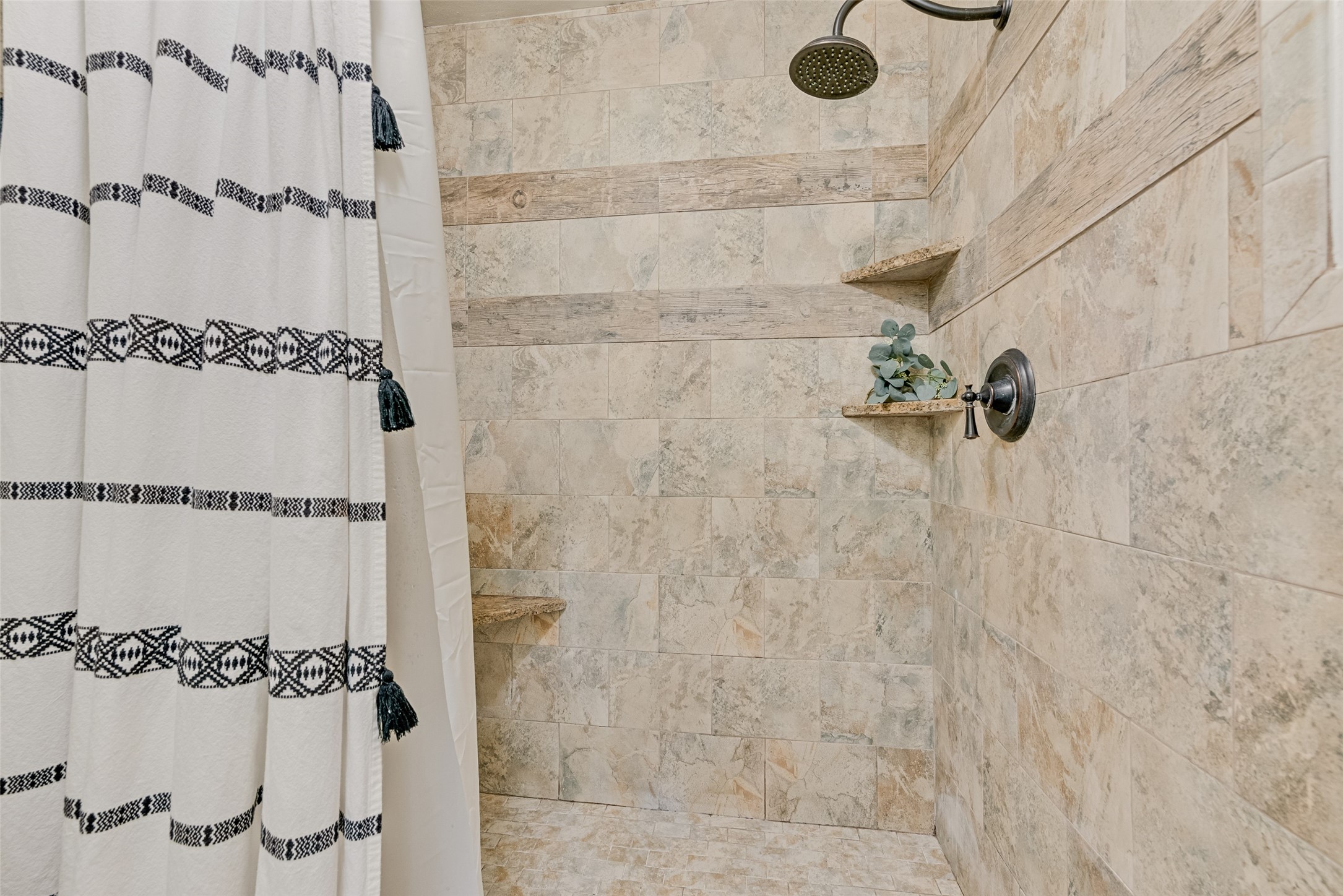 5546 County Road 547