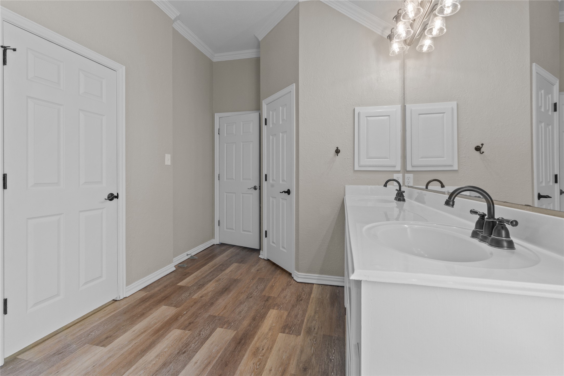 2505 Hillary Trail