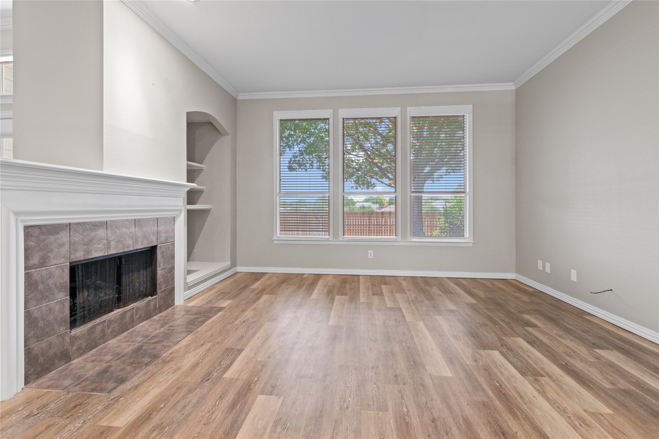 2505 Hillary Trail