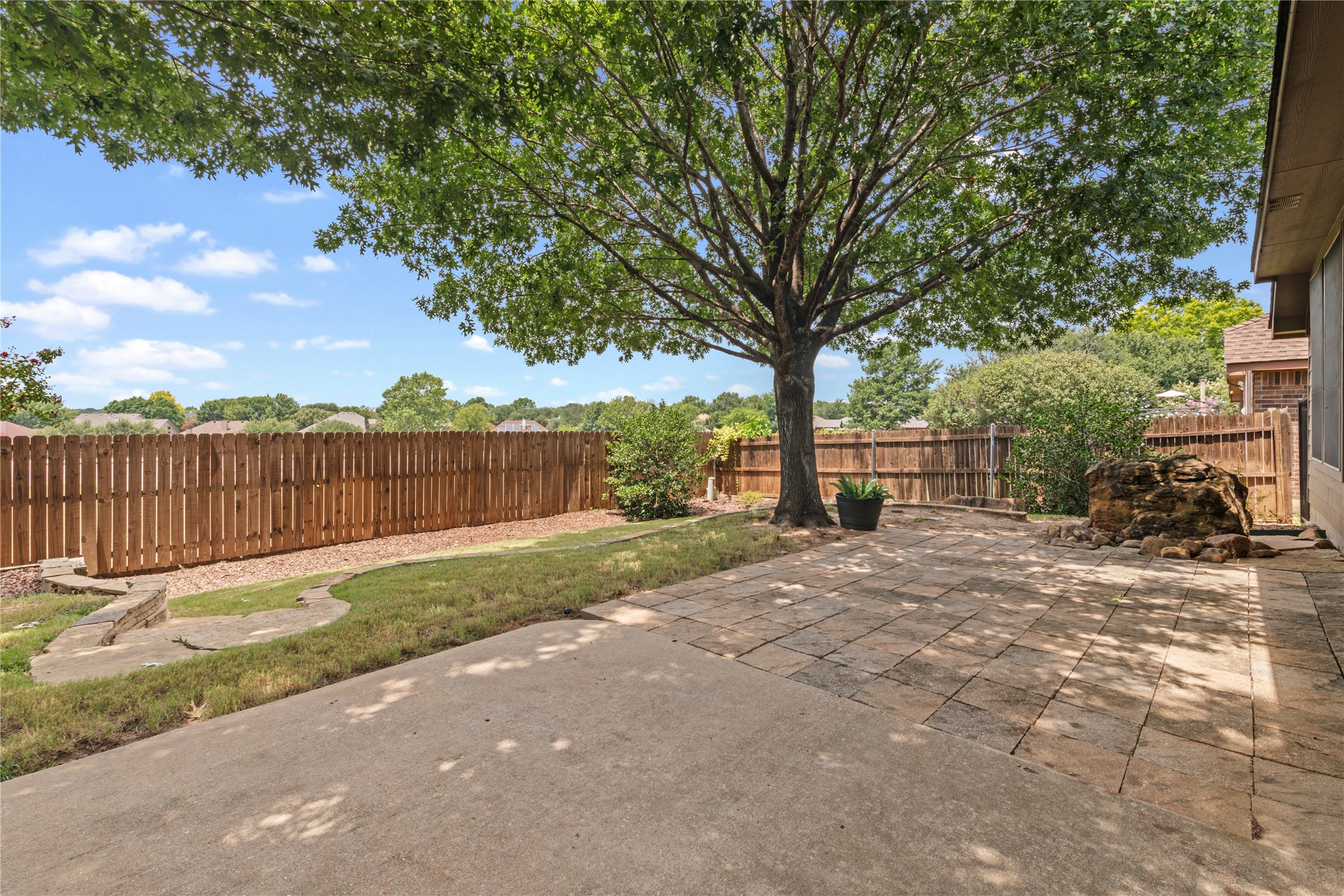 2505 Hillary Trail