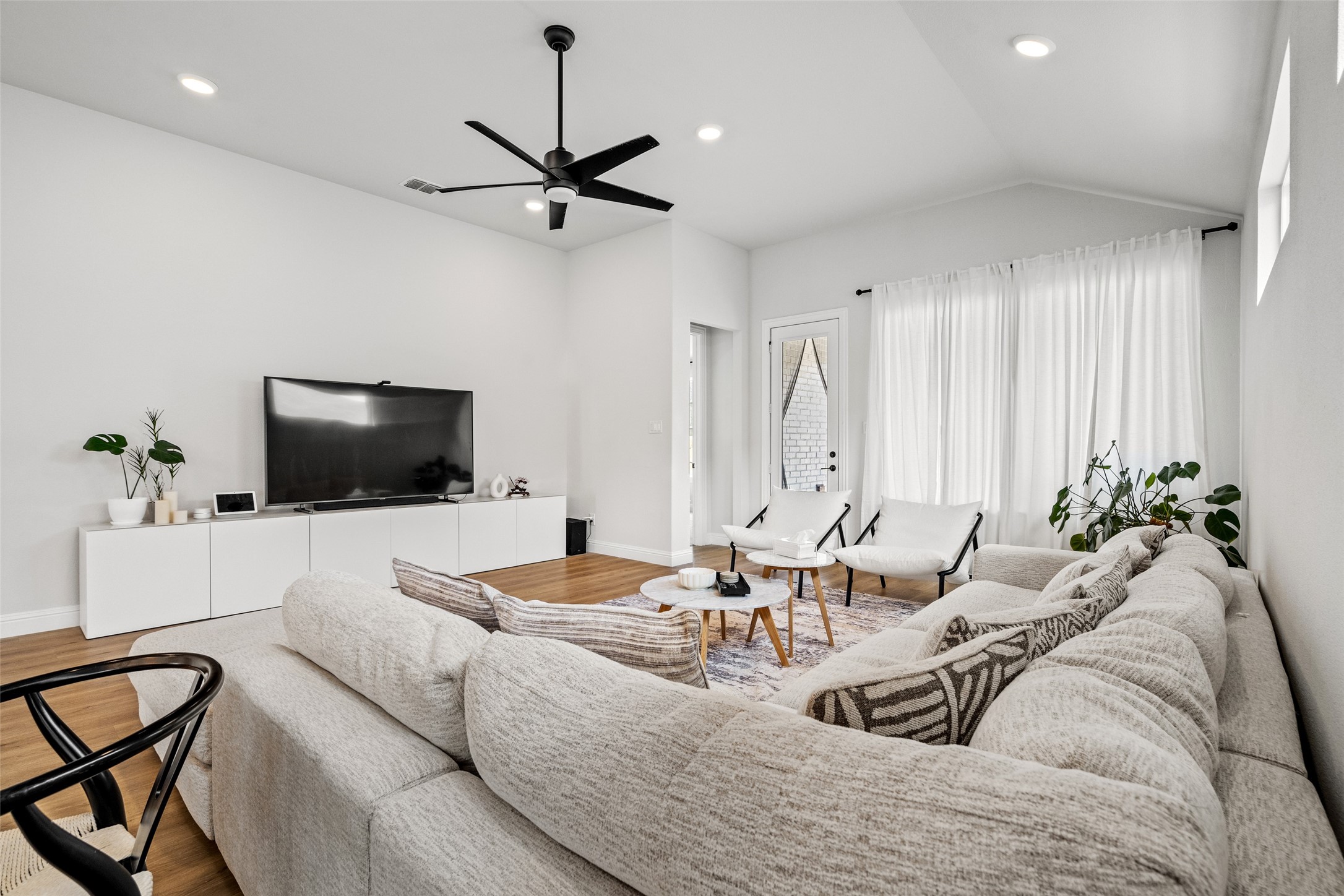 3476 Rosewood Lane