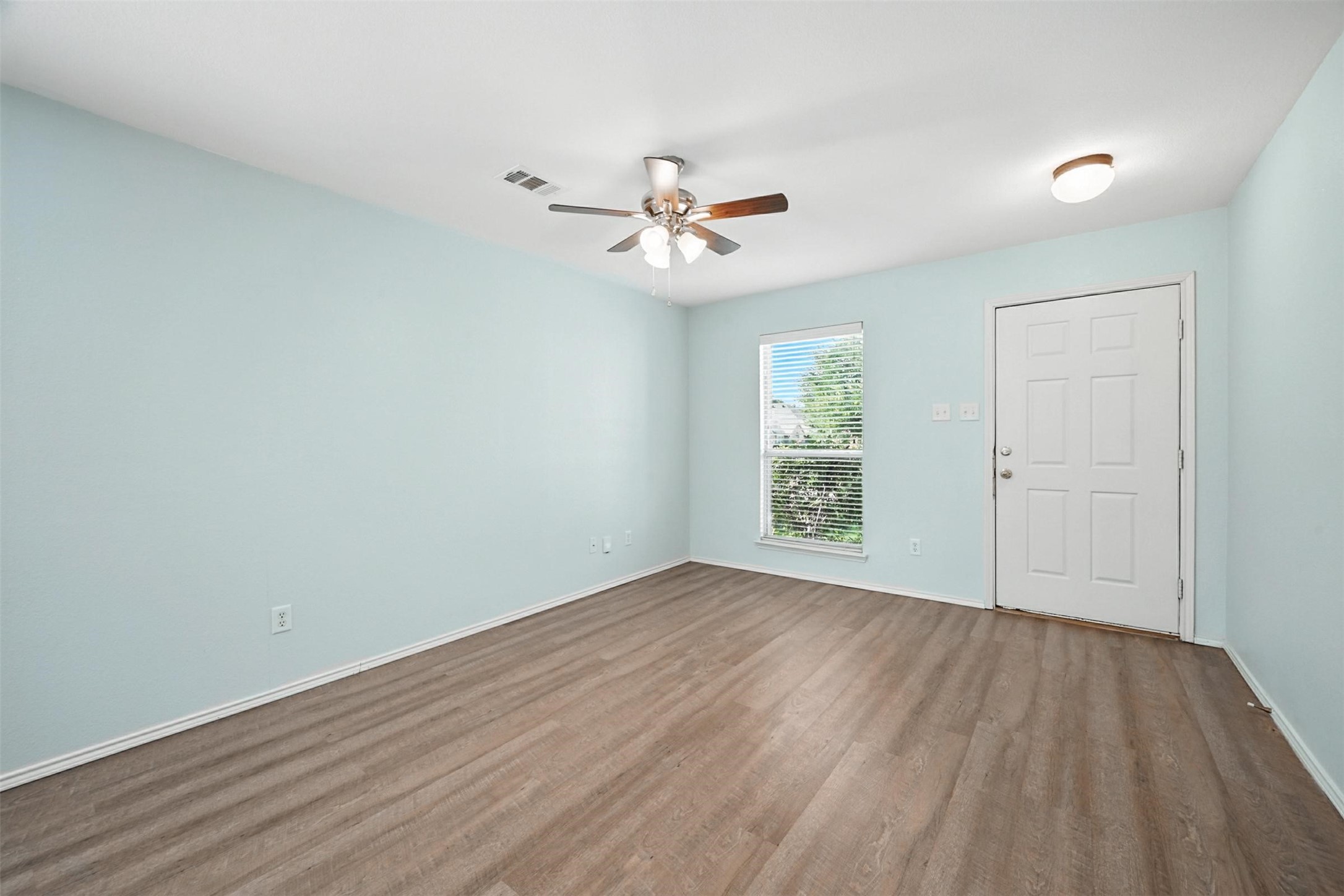 1782 Lago Vista