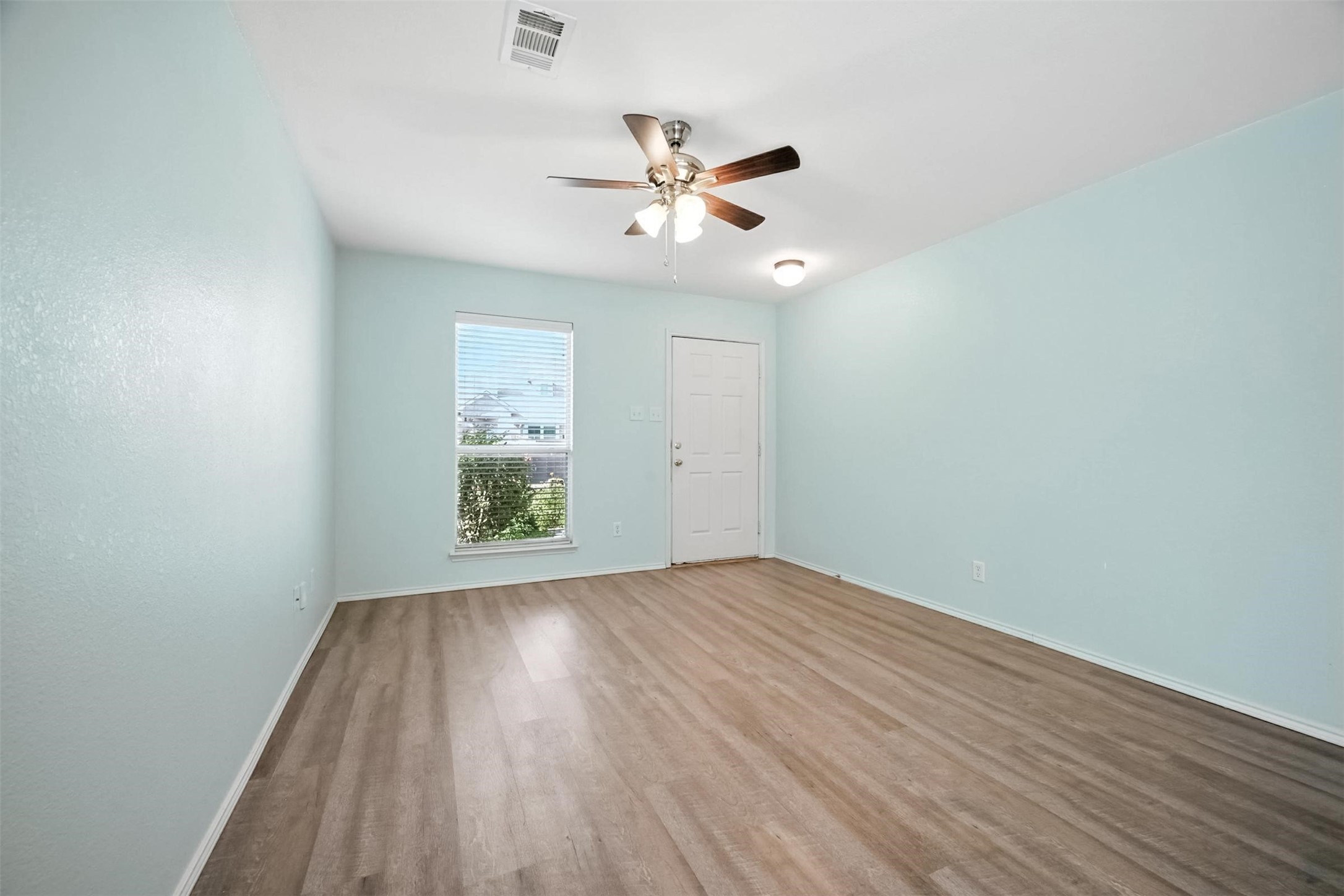 1782 Lago Vista