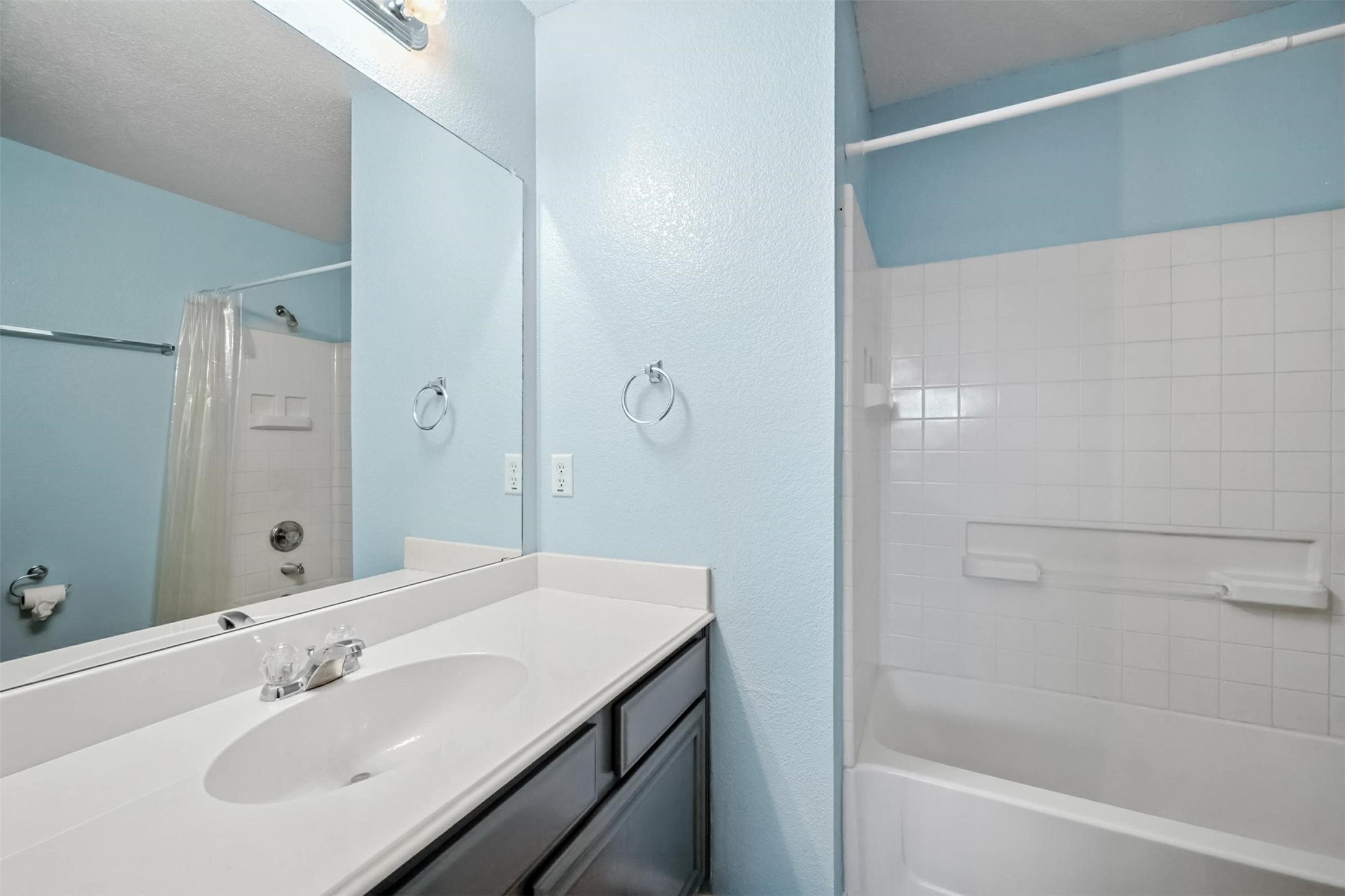 1782 Lago Vista