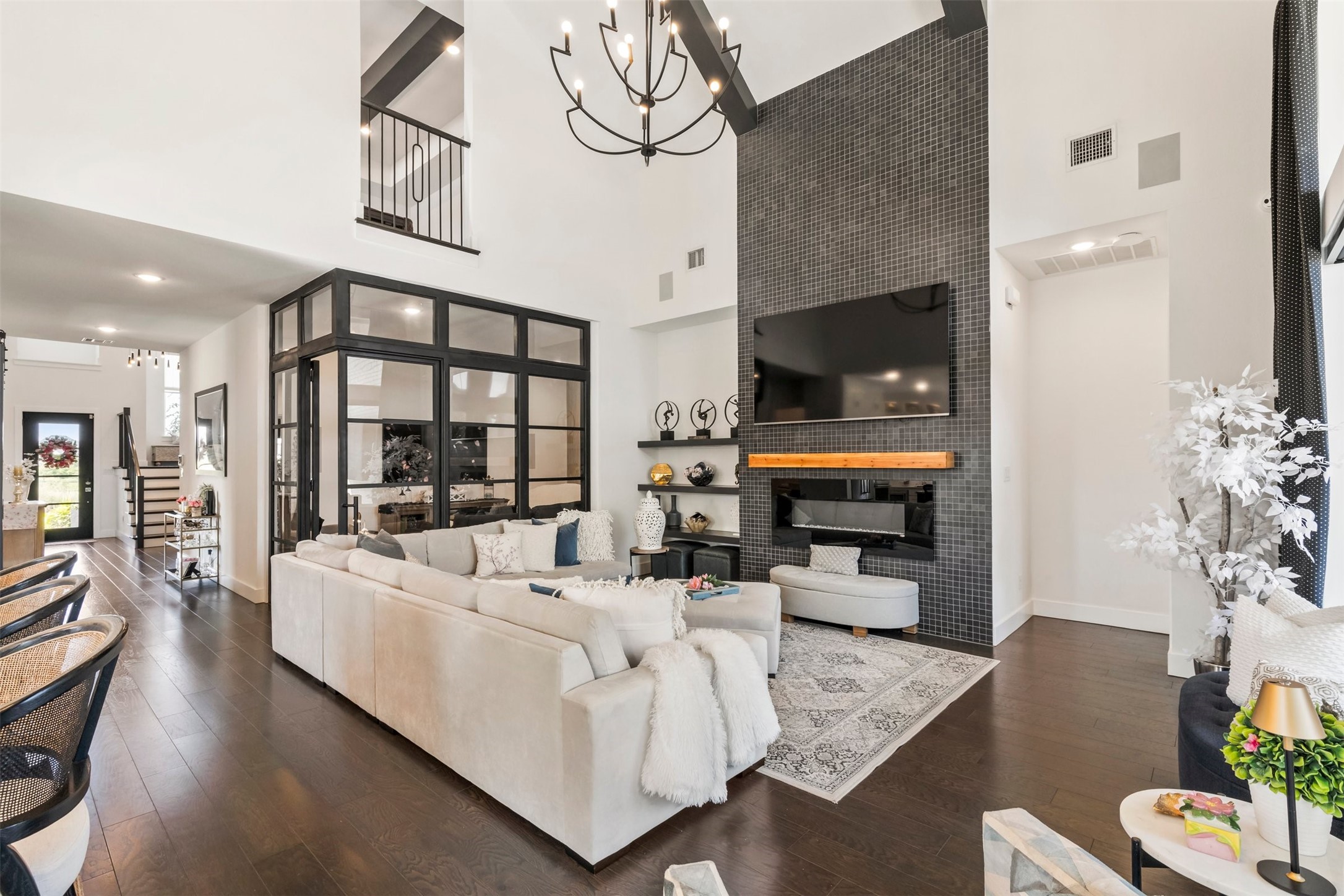 3780 Roundtree Drive