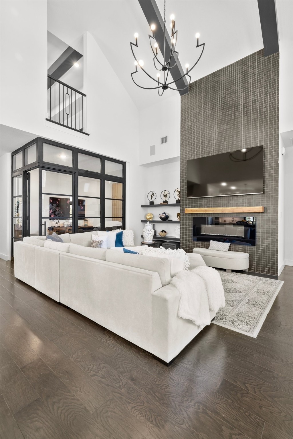 3780 Roundtree Drive