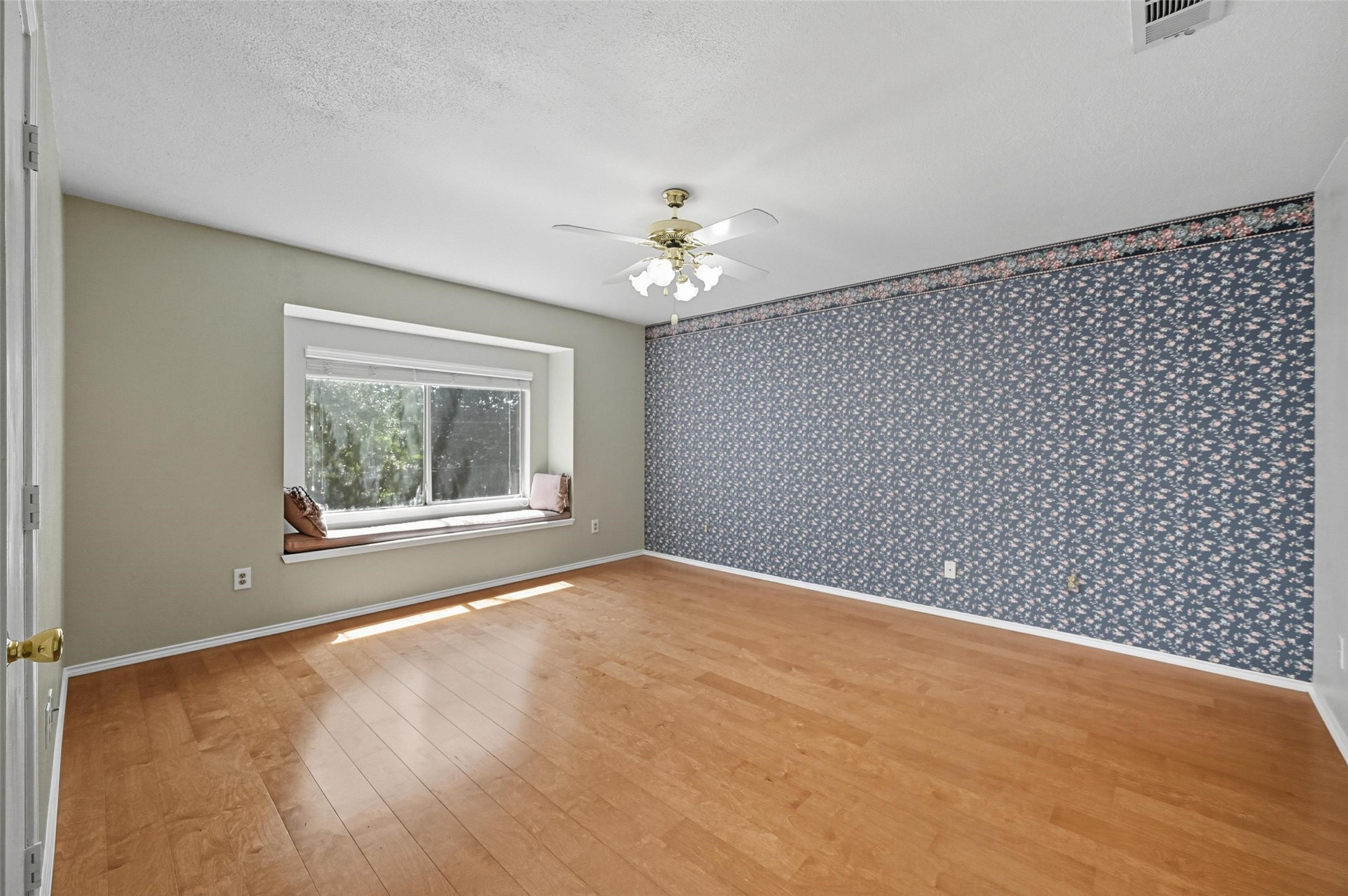 3307 Meadowview Drive