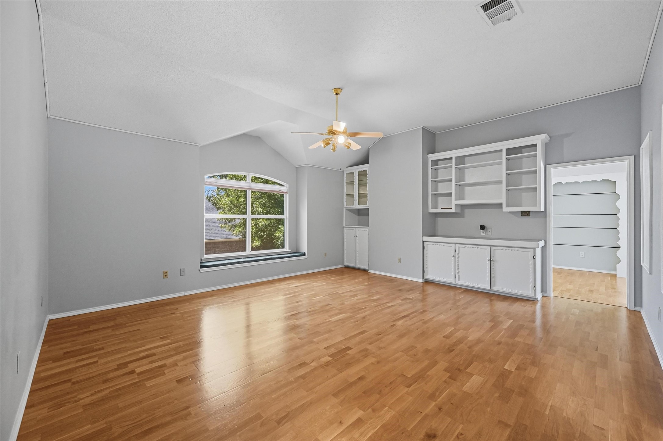 3307 Meadowview Drive