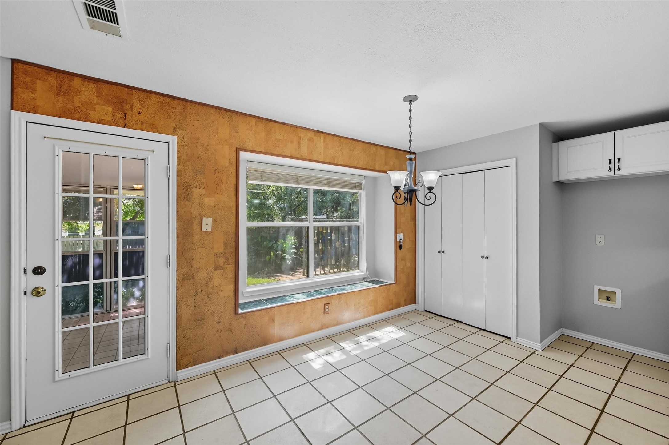 3307 Meadowview Drive