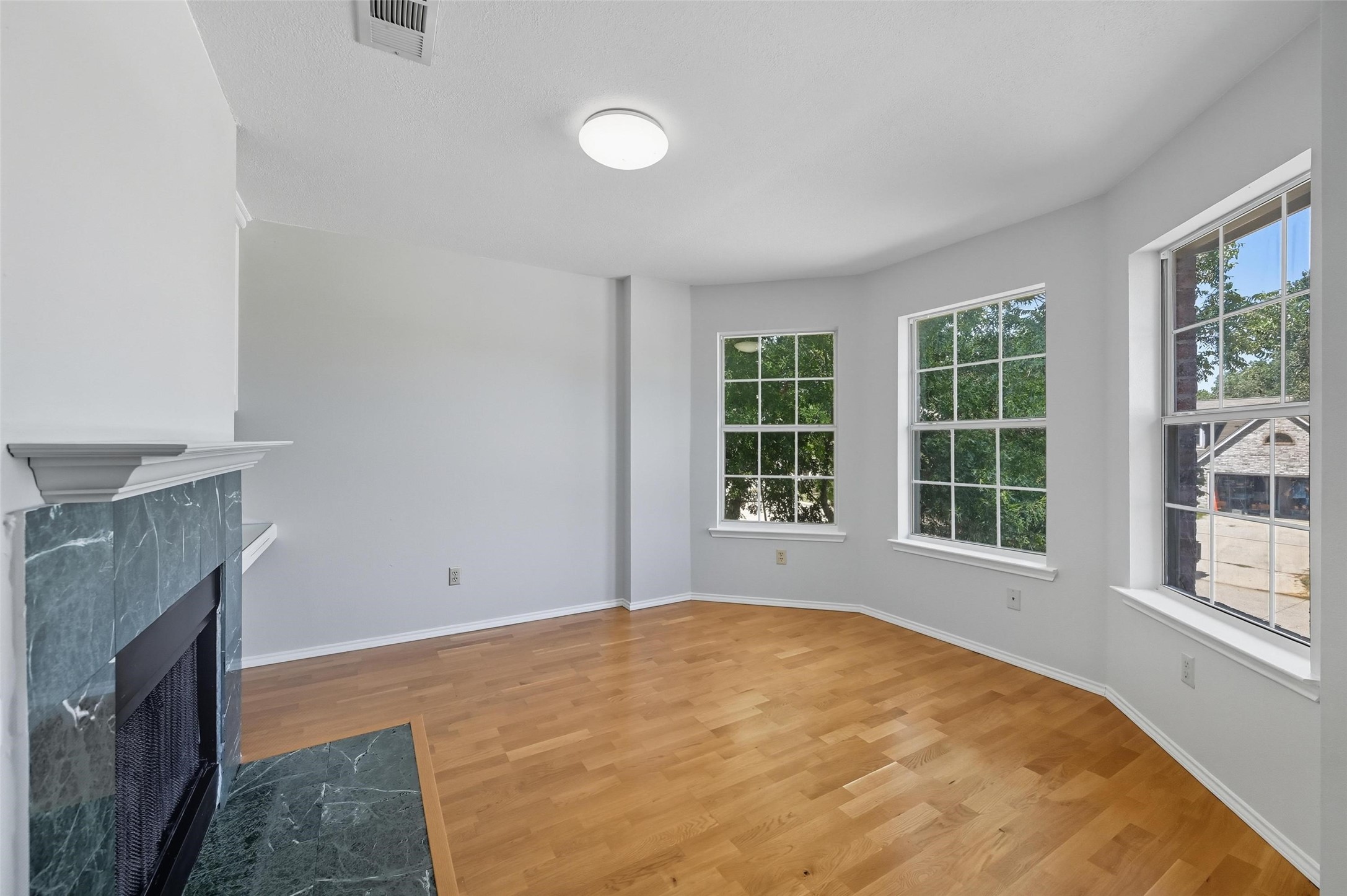 3307 Meadowview Drive