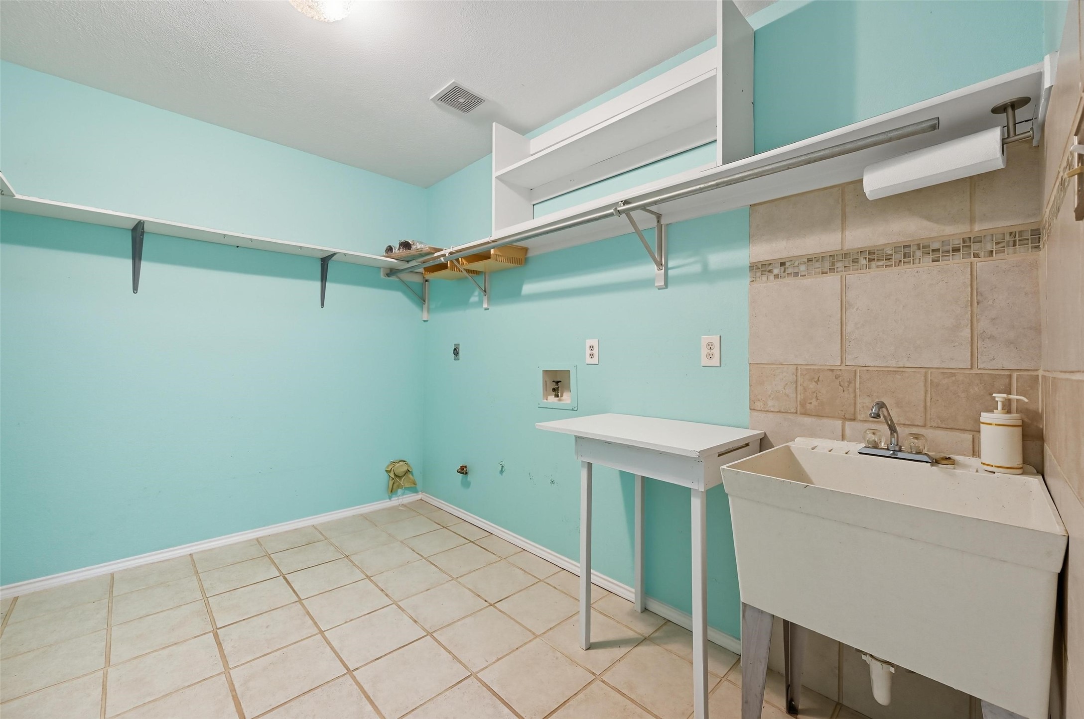 3307 Meadowview Drive