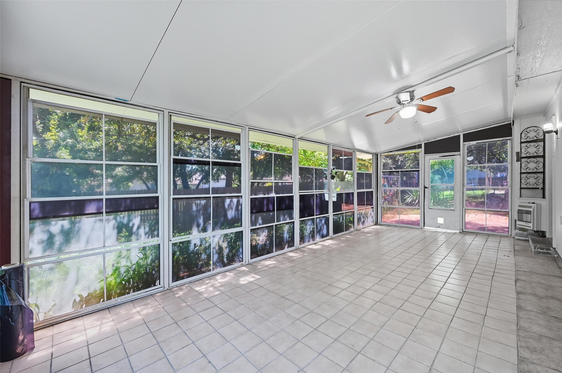 3307 Meadowview Drive