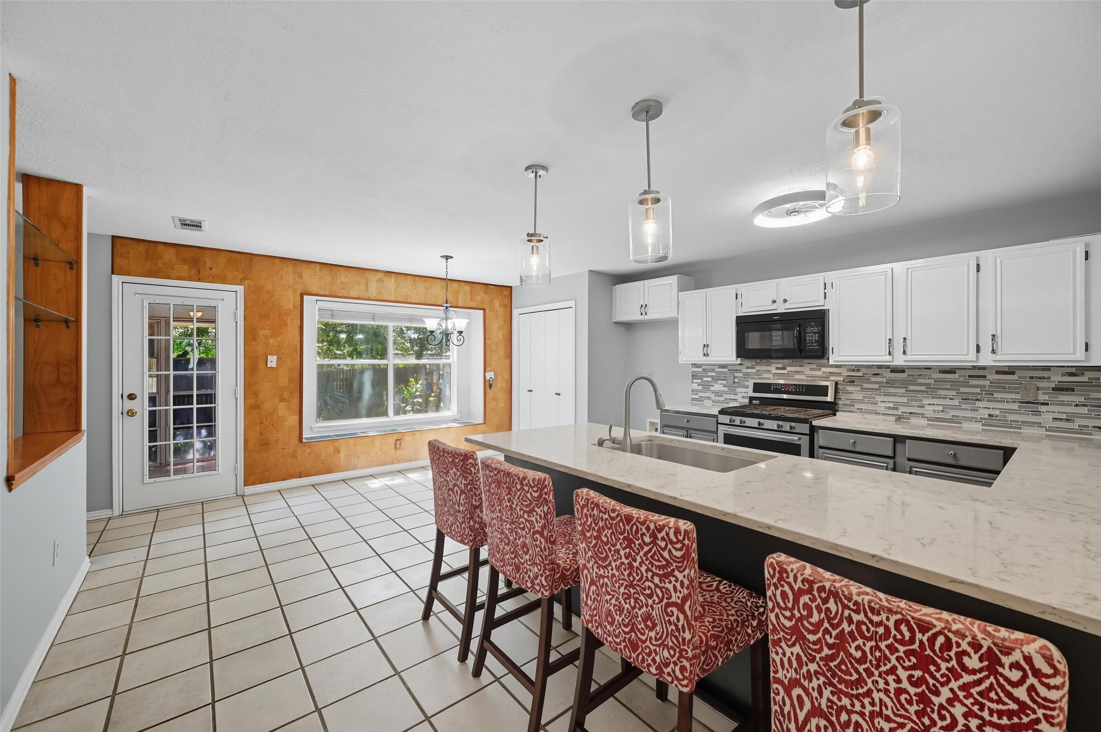 3307 Meadowview Drive