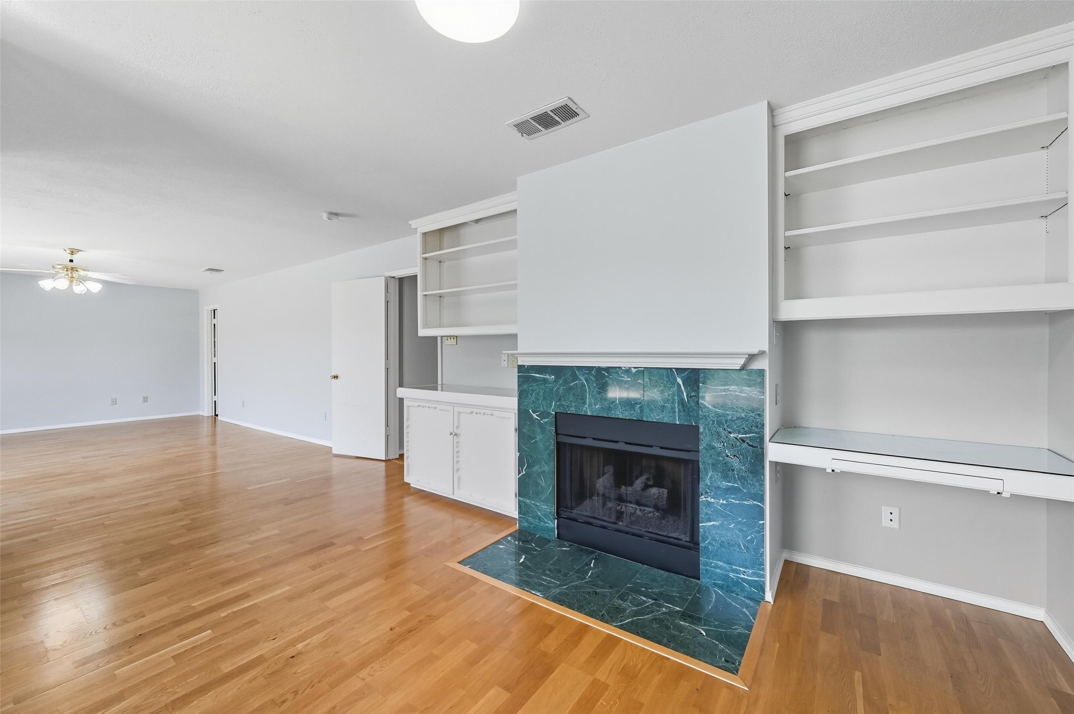 3307 Meadowview Drive