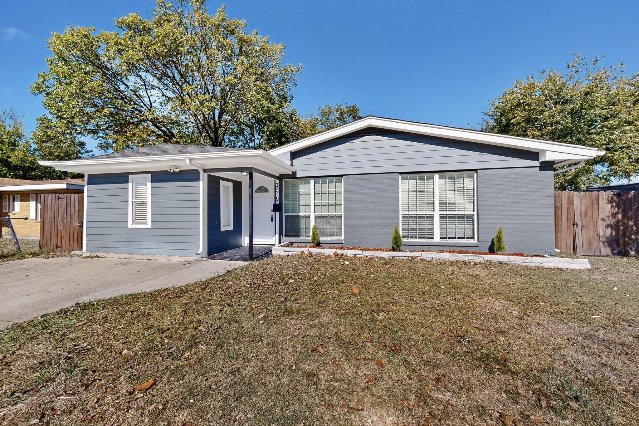 2519 Maverick Avenue