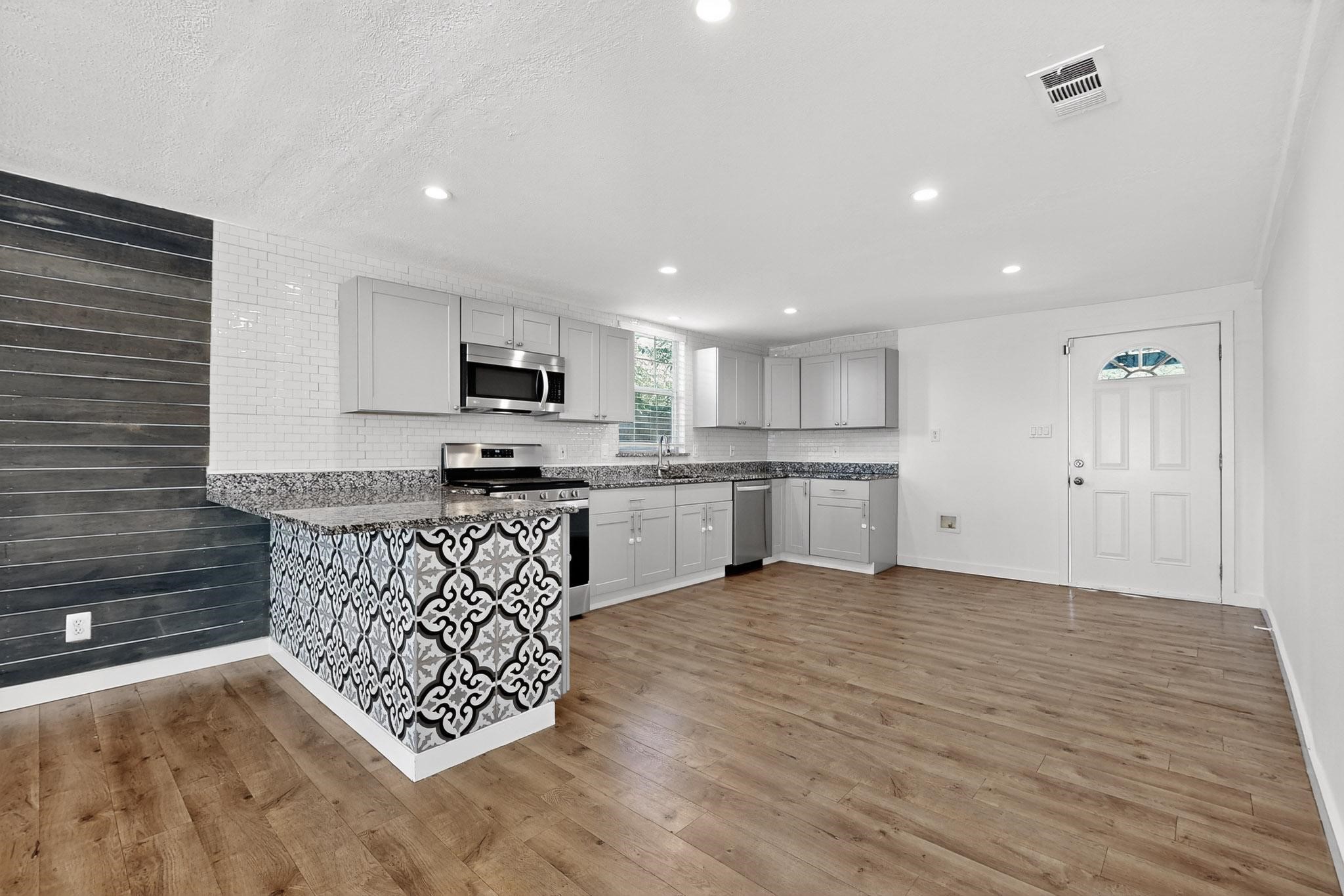 2519 Maverick Avenue