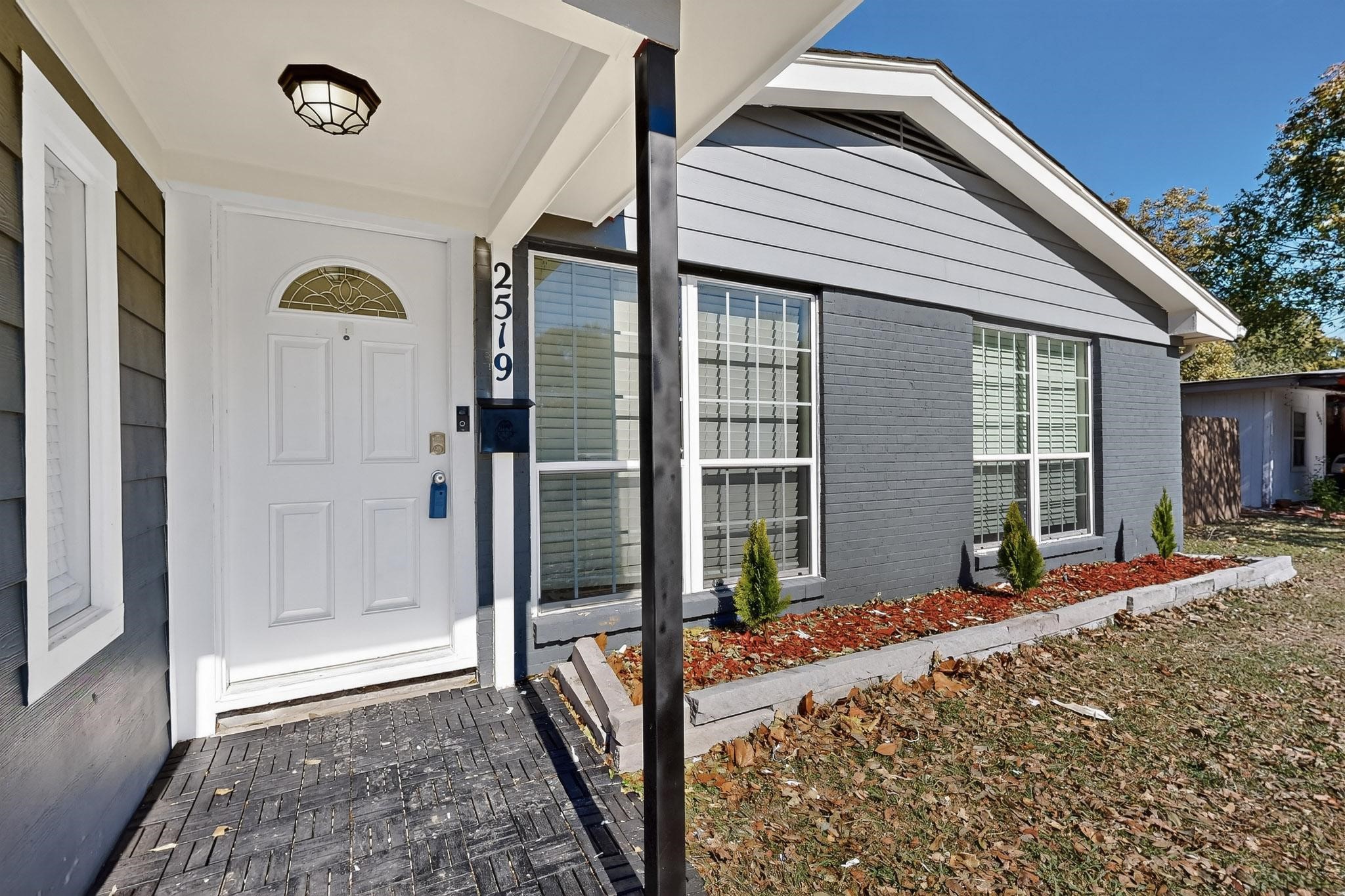 2519 Maverick Avenue