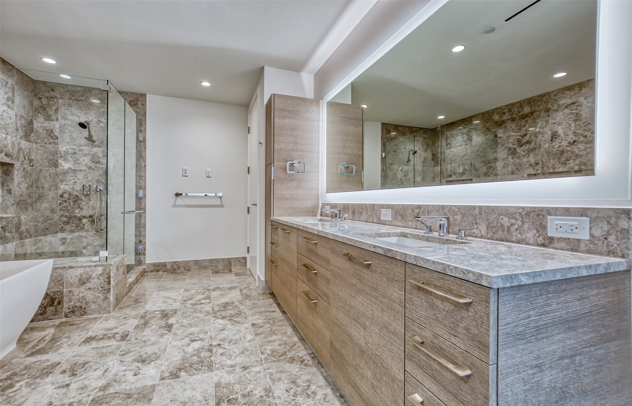 7901 Windrose Avenue 1001