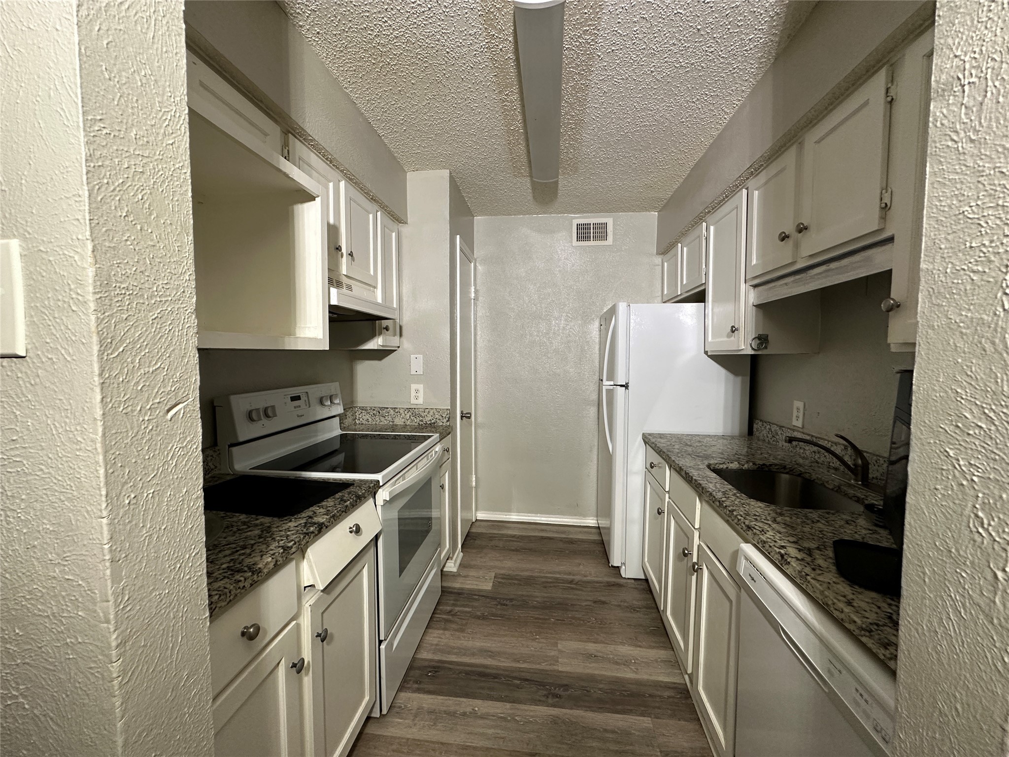 8109 Skillman Street 2007