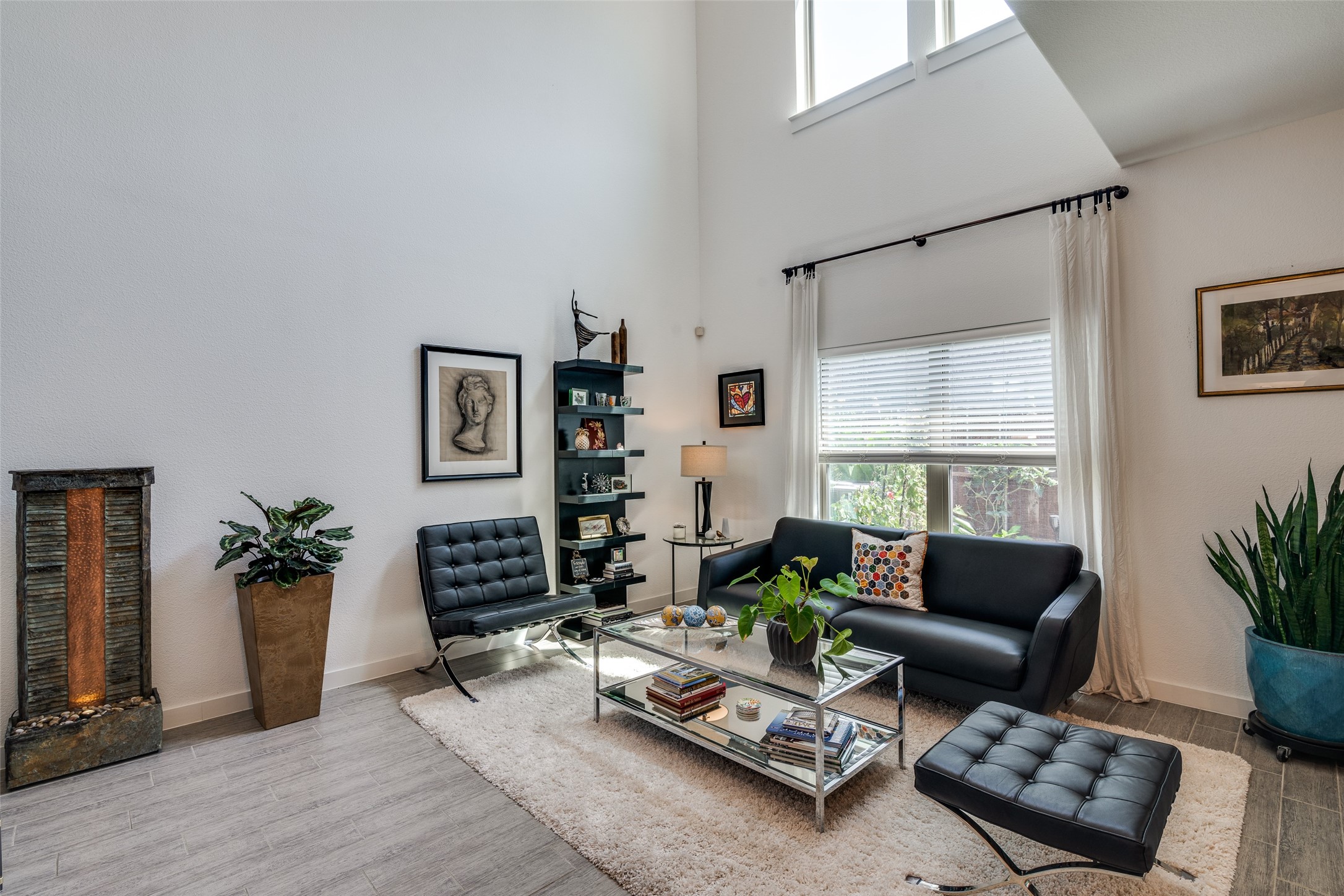 2724 N Splendor Drive