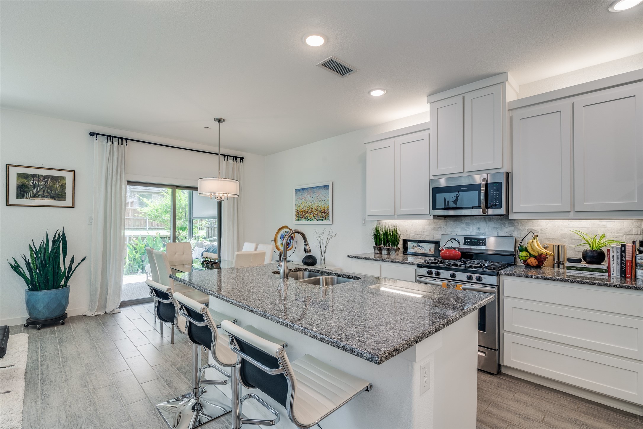 2724 N Splendor Drive