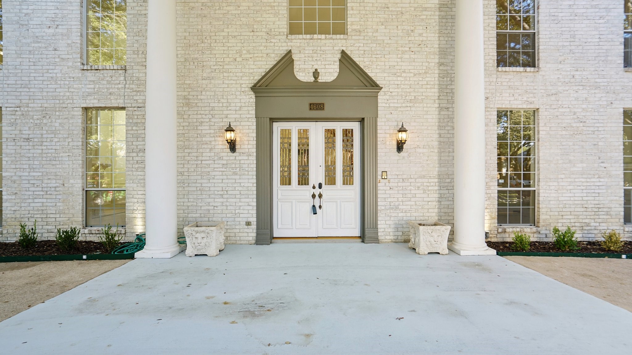 4608 Hallmark Drive