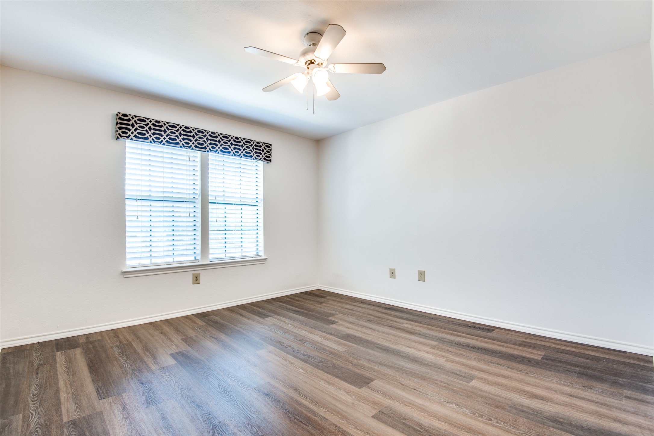 2835 Keller Springs Road 1304