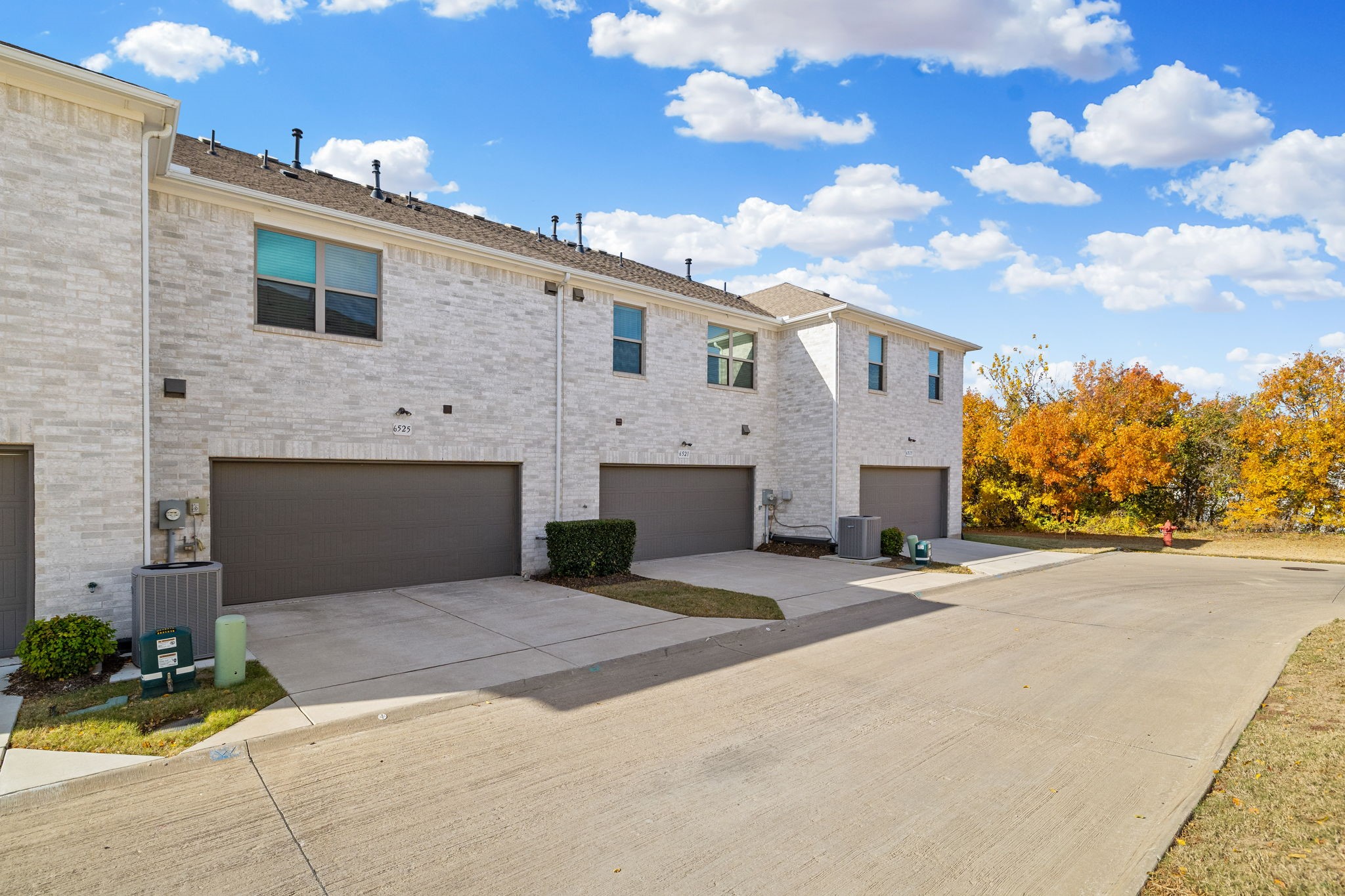 6525 Northern Dancer Drive