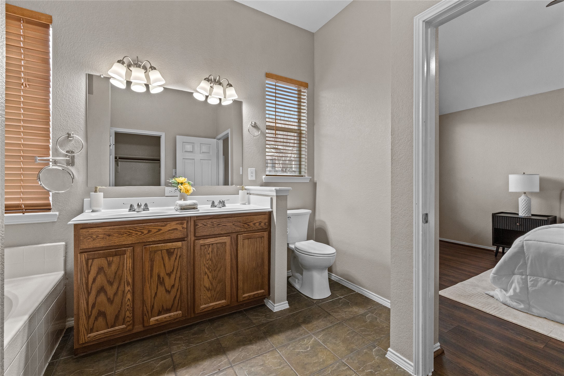 5136 Escambia Terrace