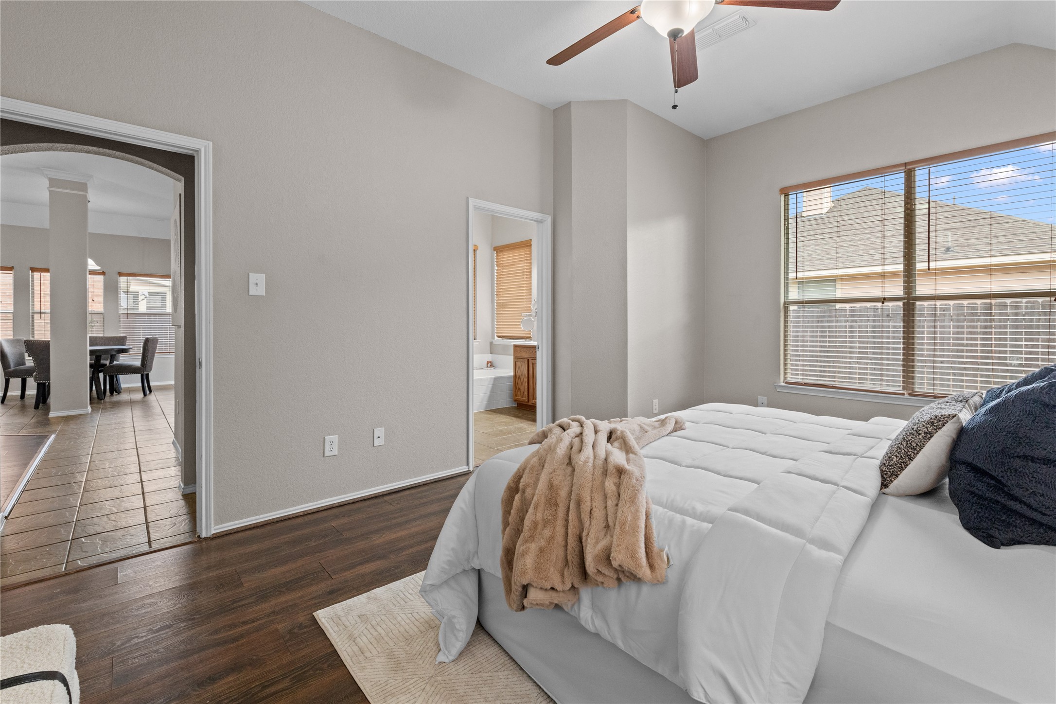 5136 Escambia Terrace