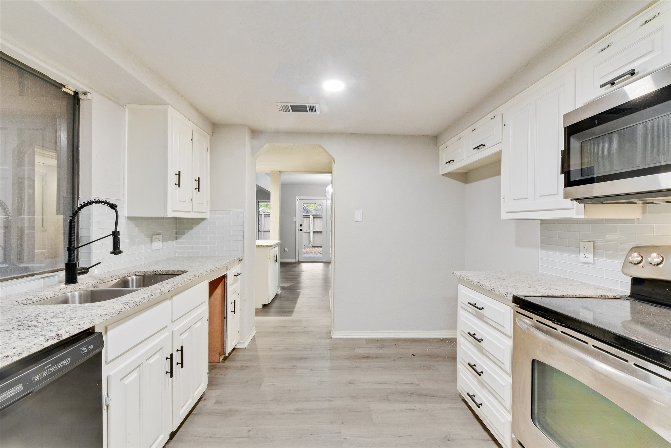 3161 Golden Oak