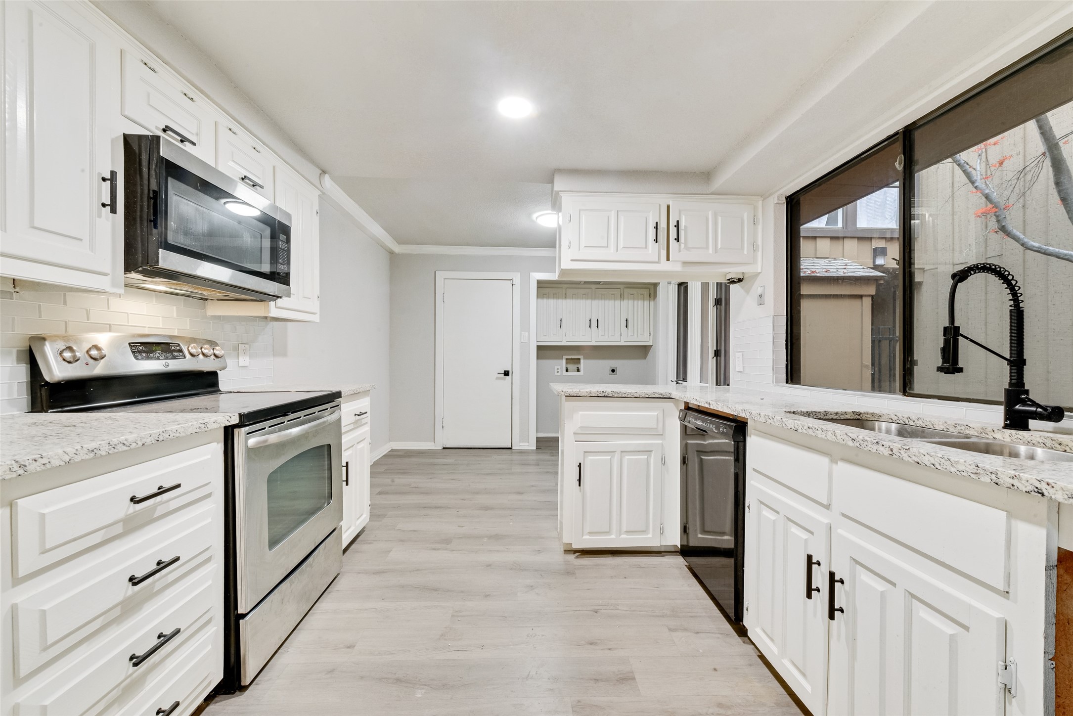 3161 Golden Oak