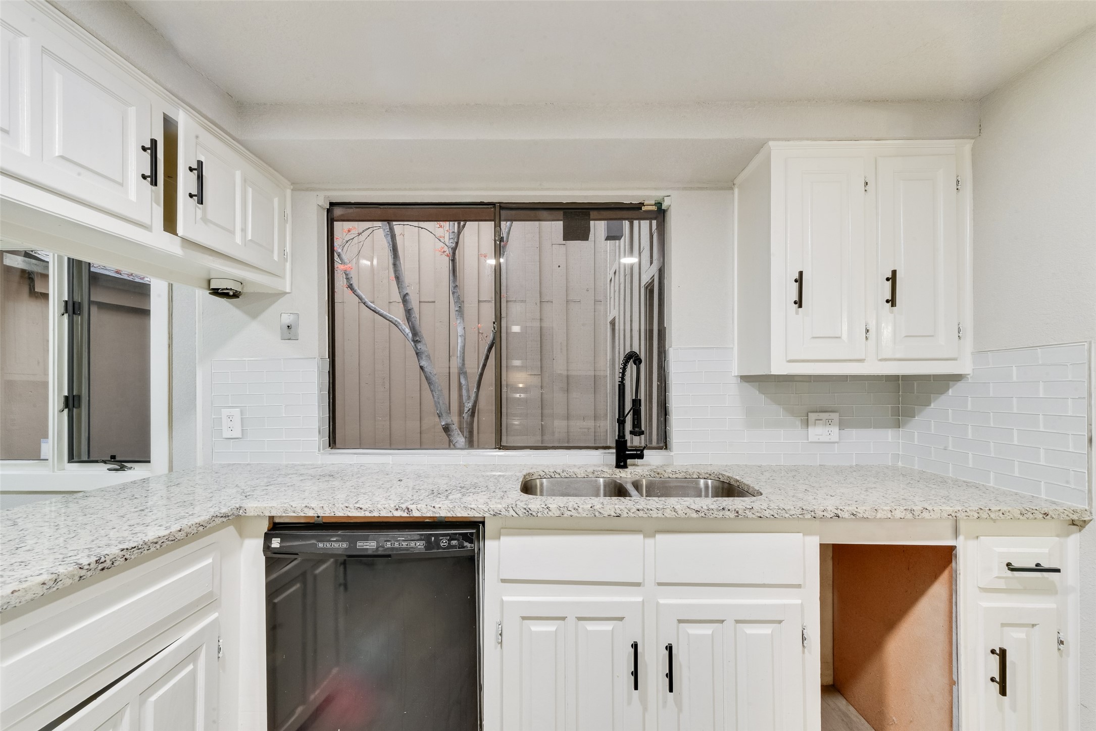 3161 Golden Oak