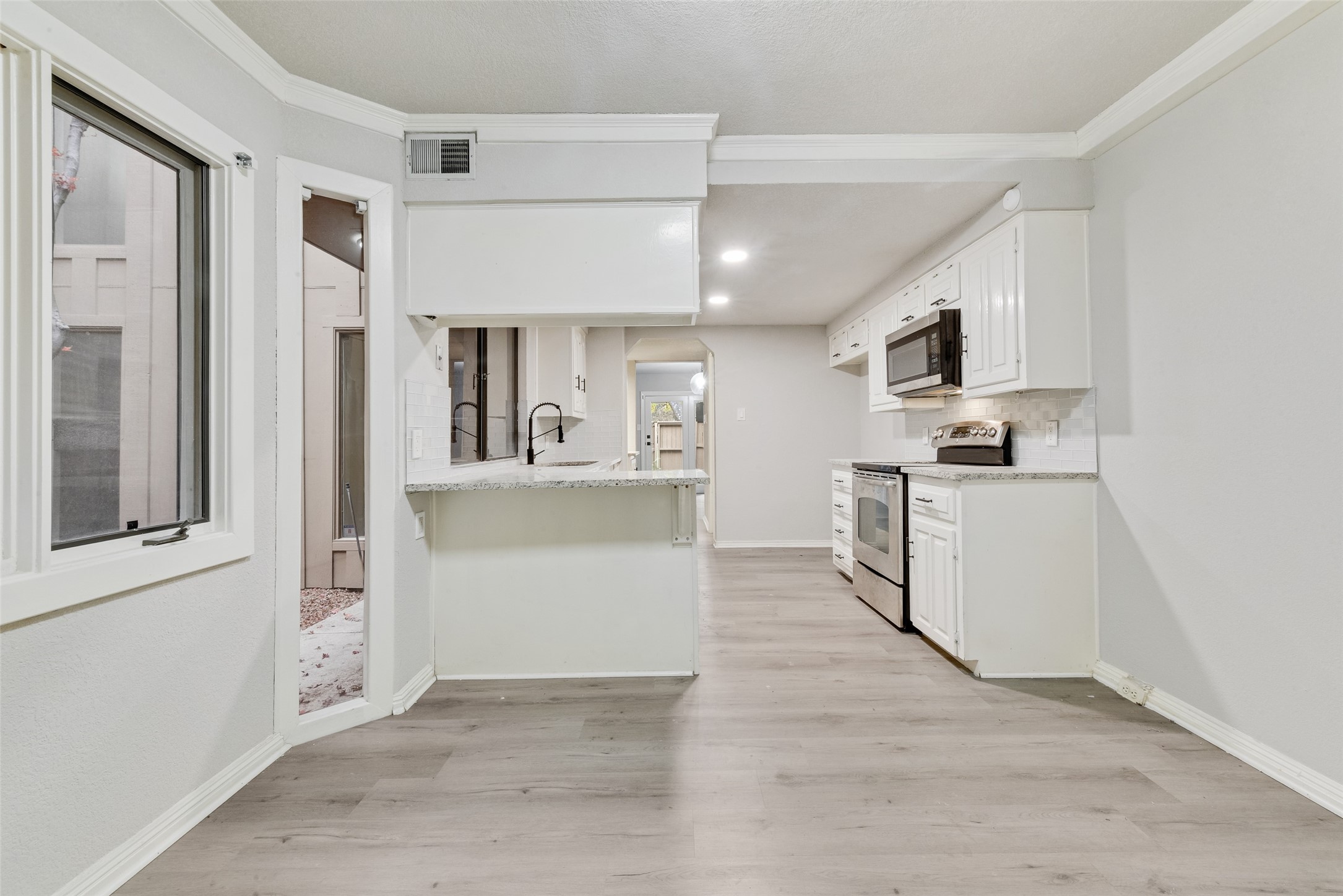3161 Golden Oak
