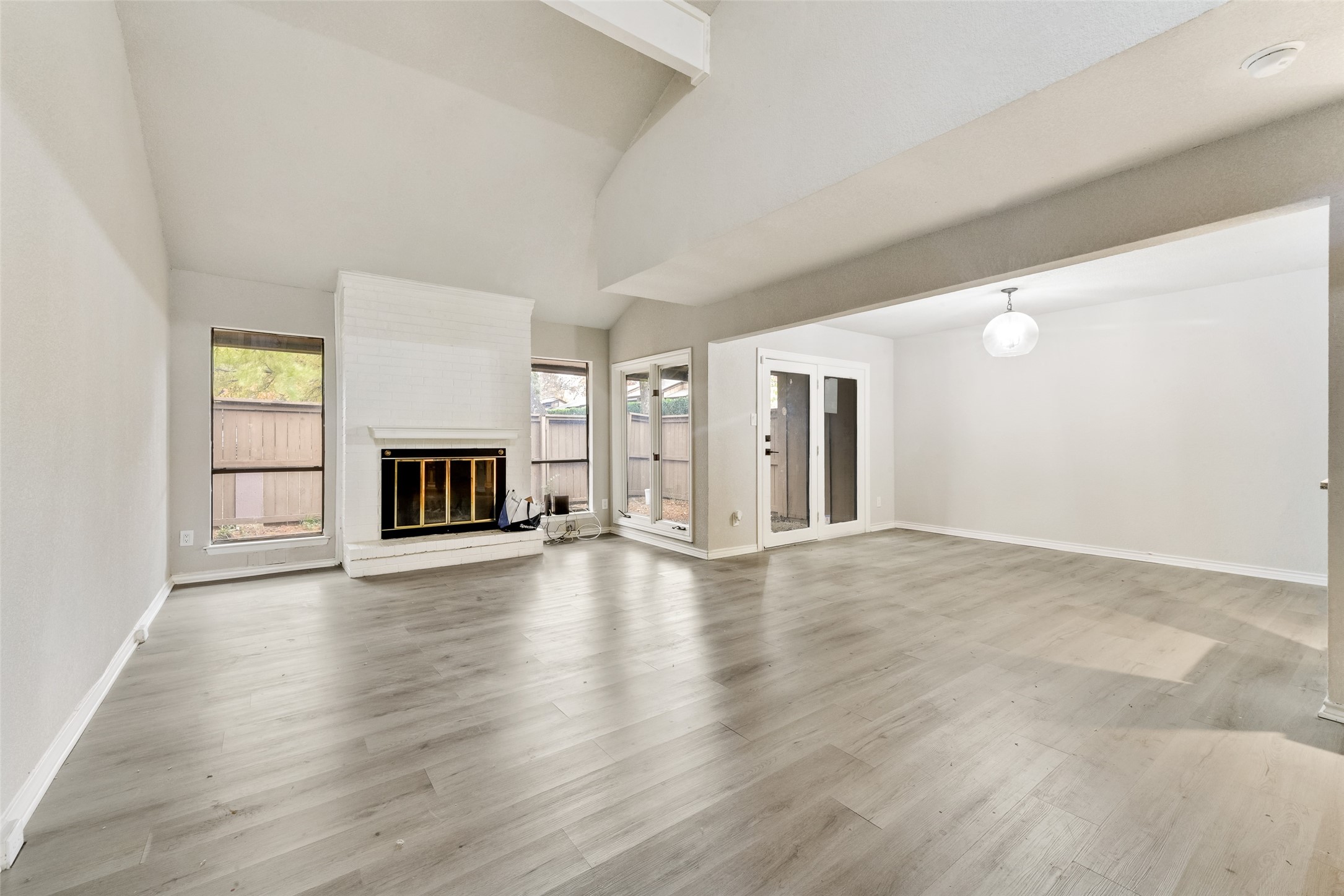 3161 Golden Oak
